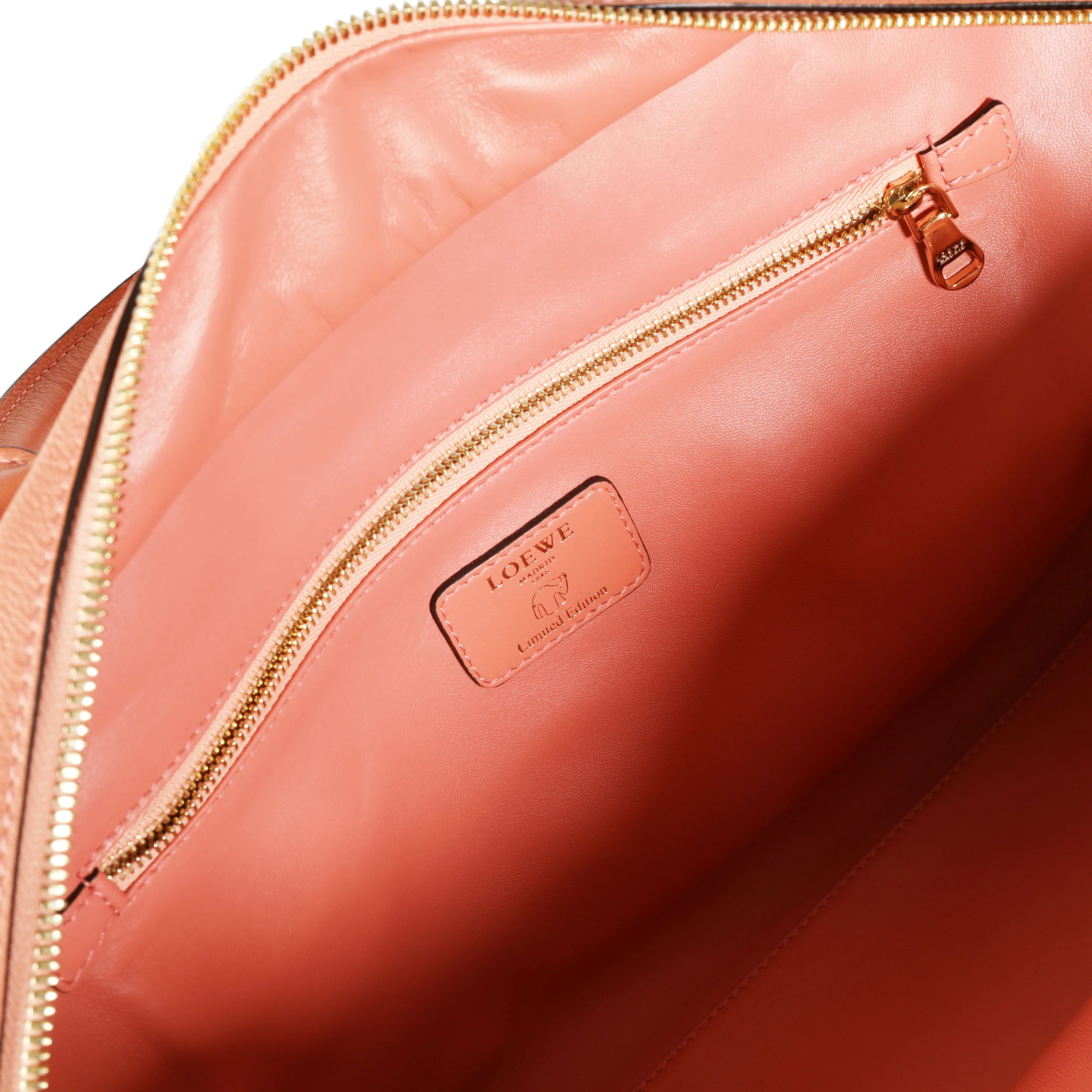 Loewe Limited Edition Bull-Charm Peach Calfskin Amazona 36 - Image 8