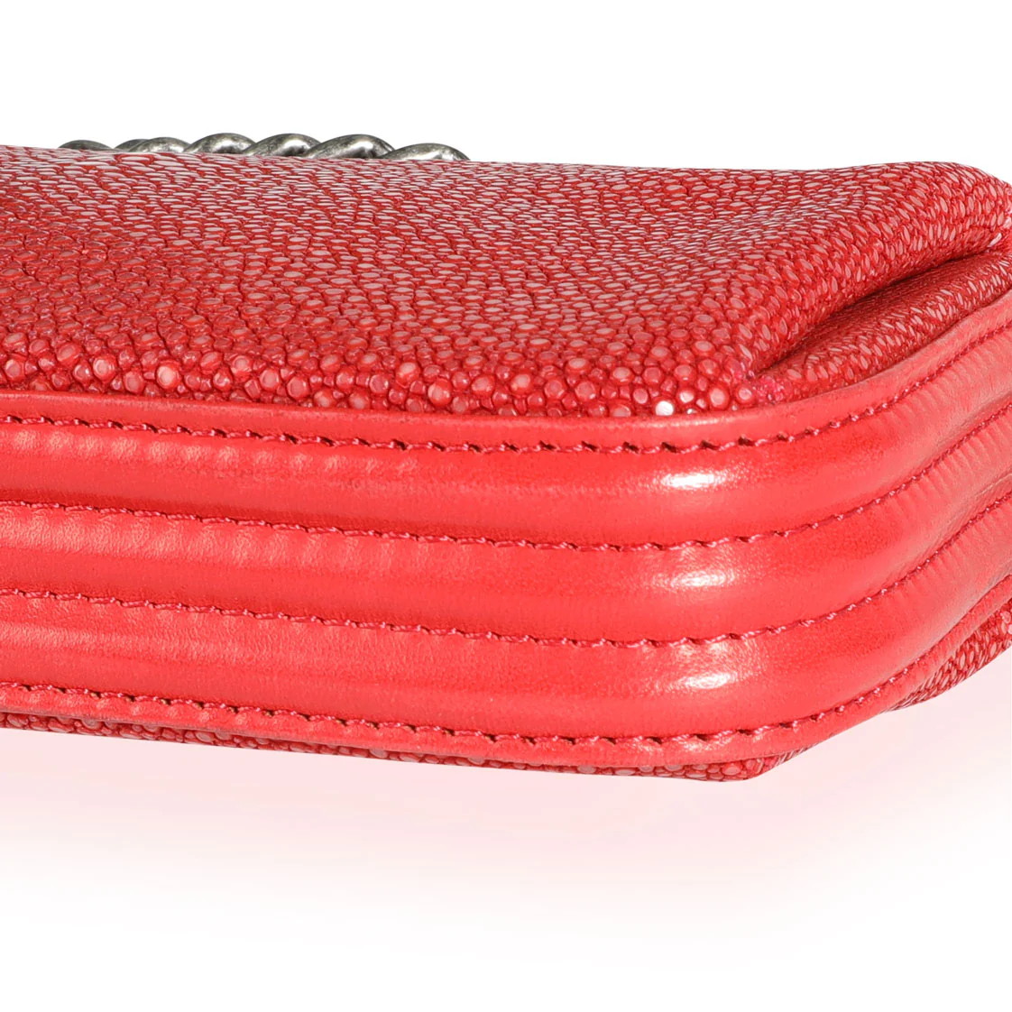 Chanel Red Stingray & Calfskin Boy Crossbody Bag - Image 6