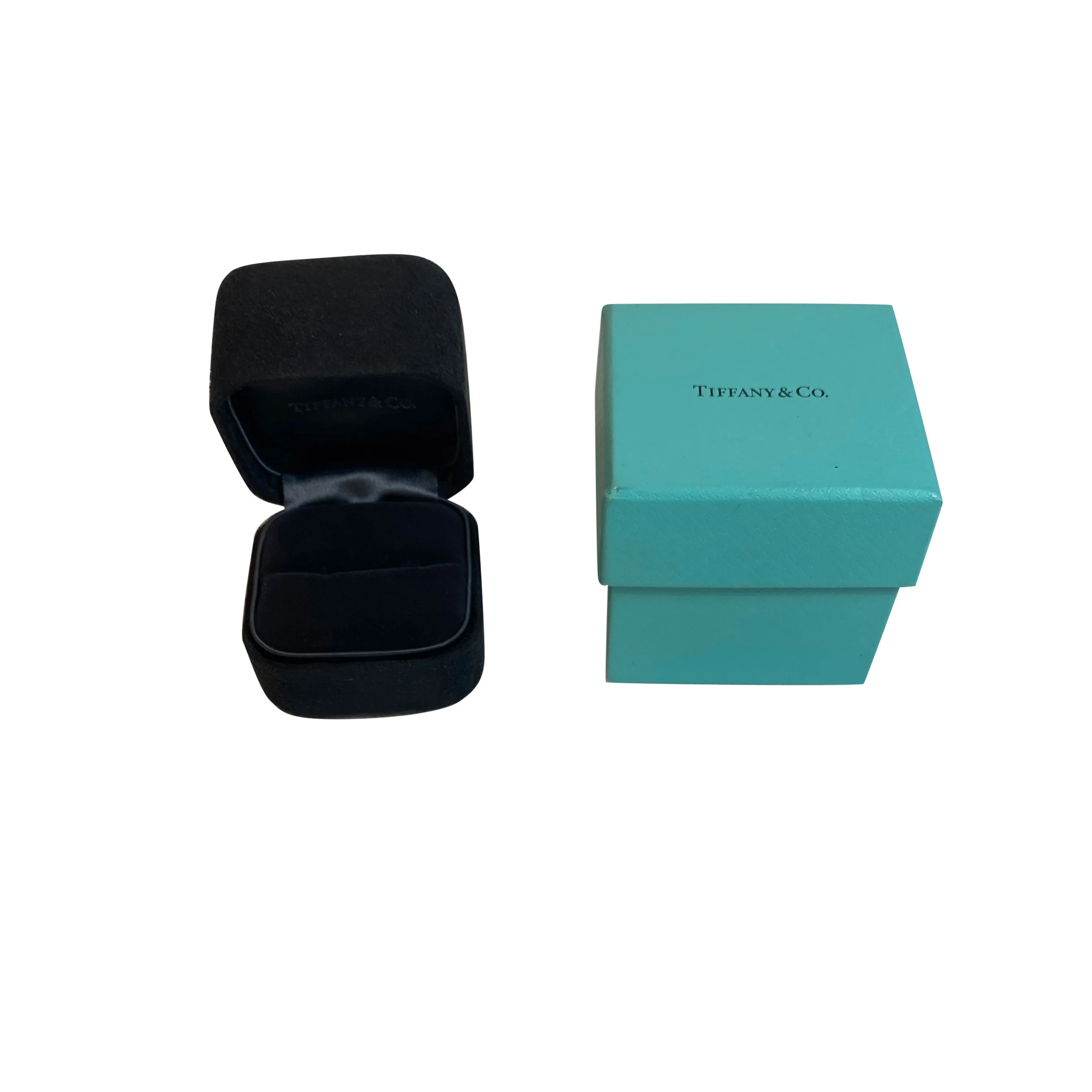Black Titanium Wedding Band in 950 Platinum - Image 4