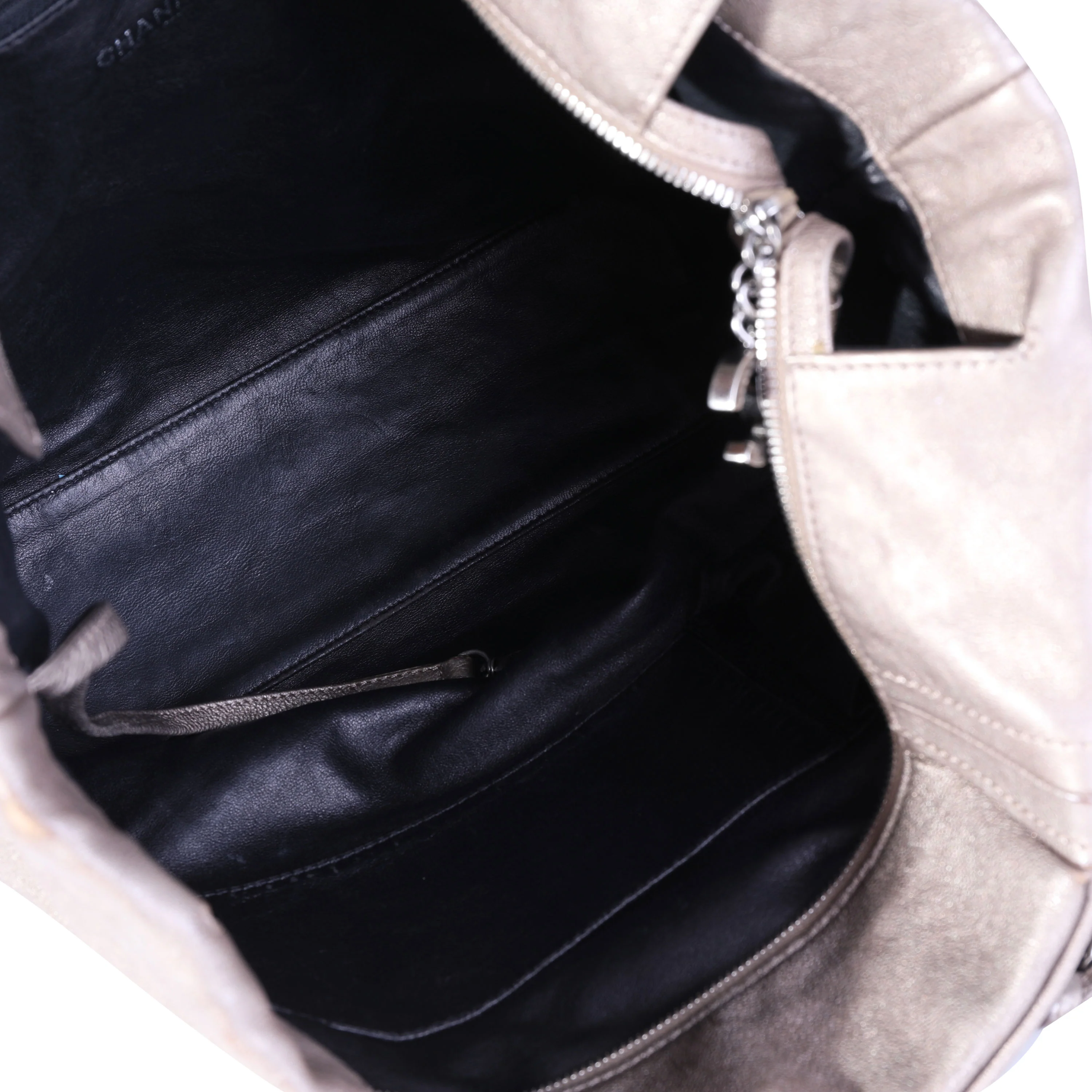 Chanel Metallic Bronze Leather Luxe Ligne Chain Tote - Image 7