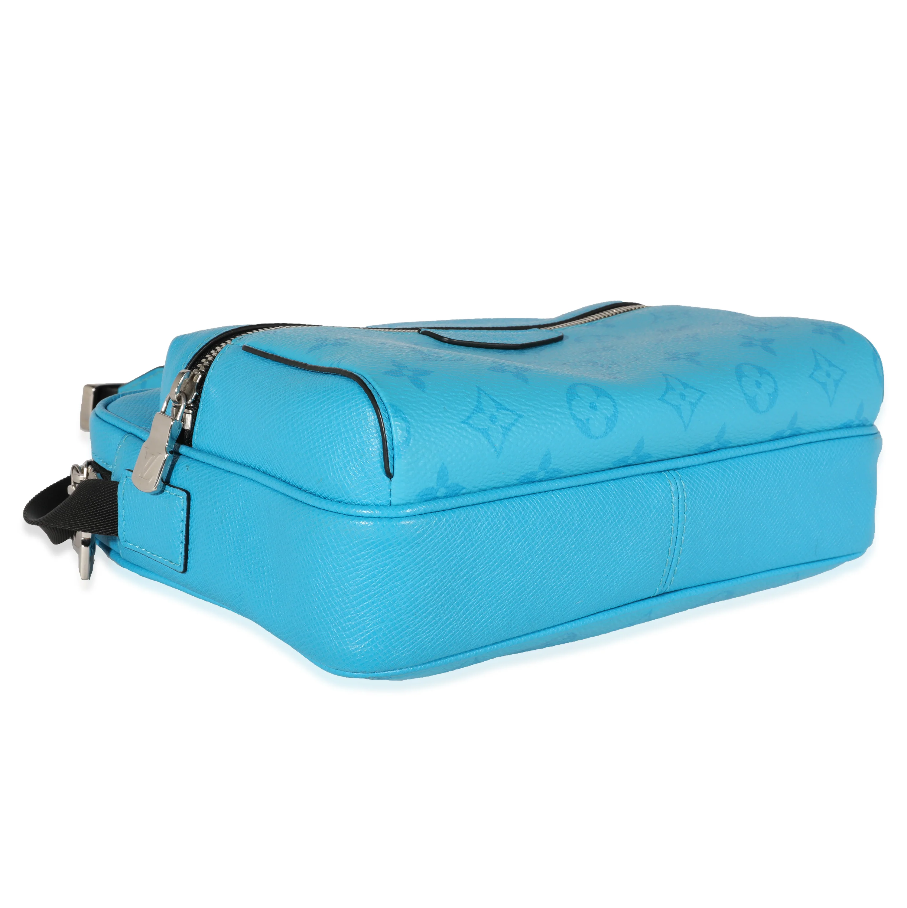 Louis Vuitton Light Blue Taiga & Monogram Canvas Outdoor Messenger - Image 3