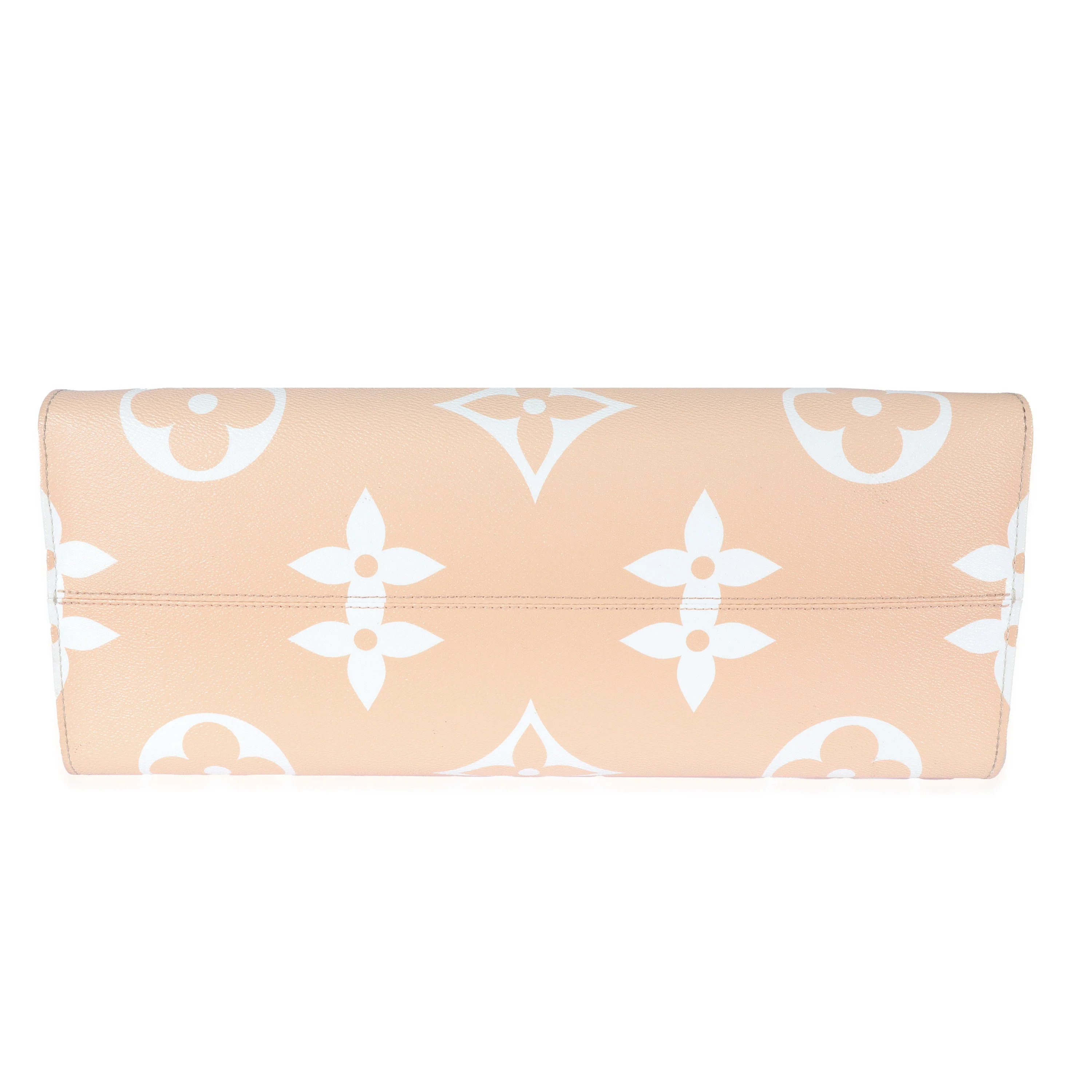 Louis Vuitton Canvas Monogram Giant By The Pool Onthego GM - Image 4