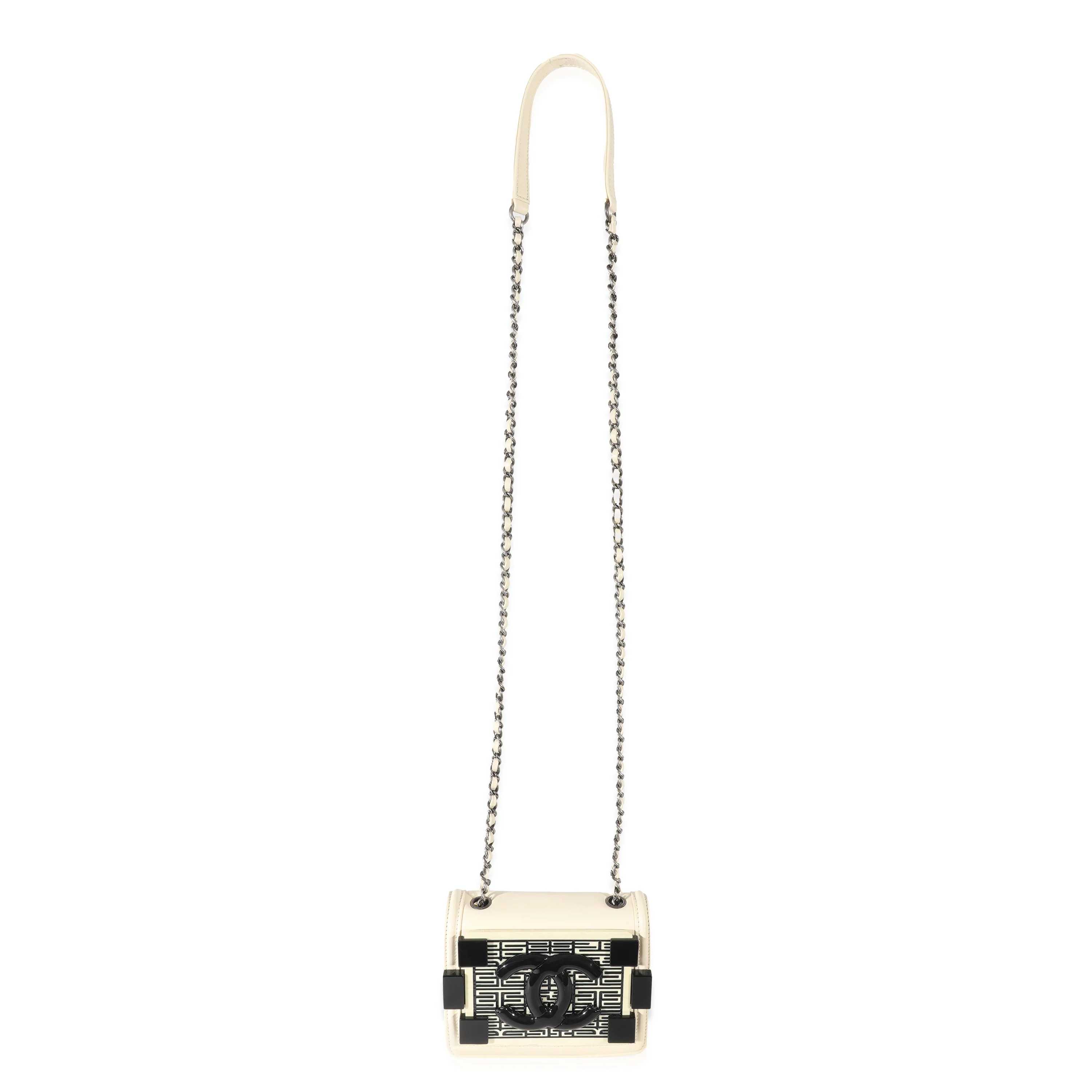 Chanel Cream Lambskin Quilted Seamless Greek Boy Brick Flap Bag - Image 4