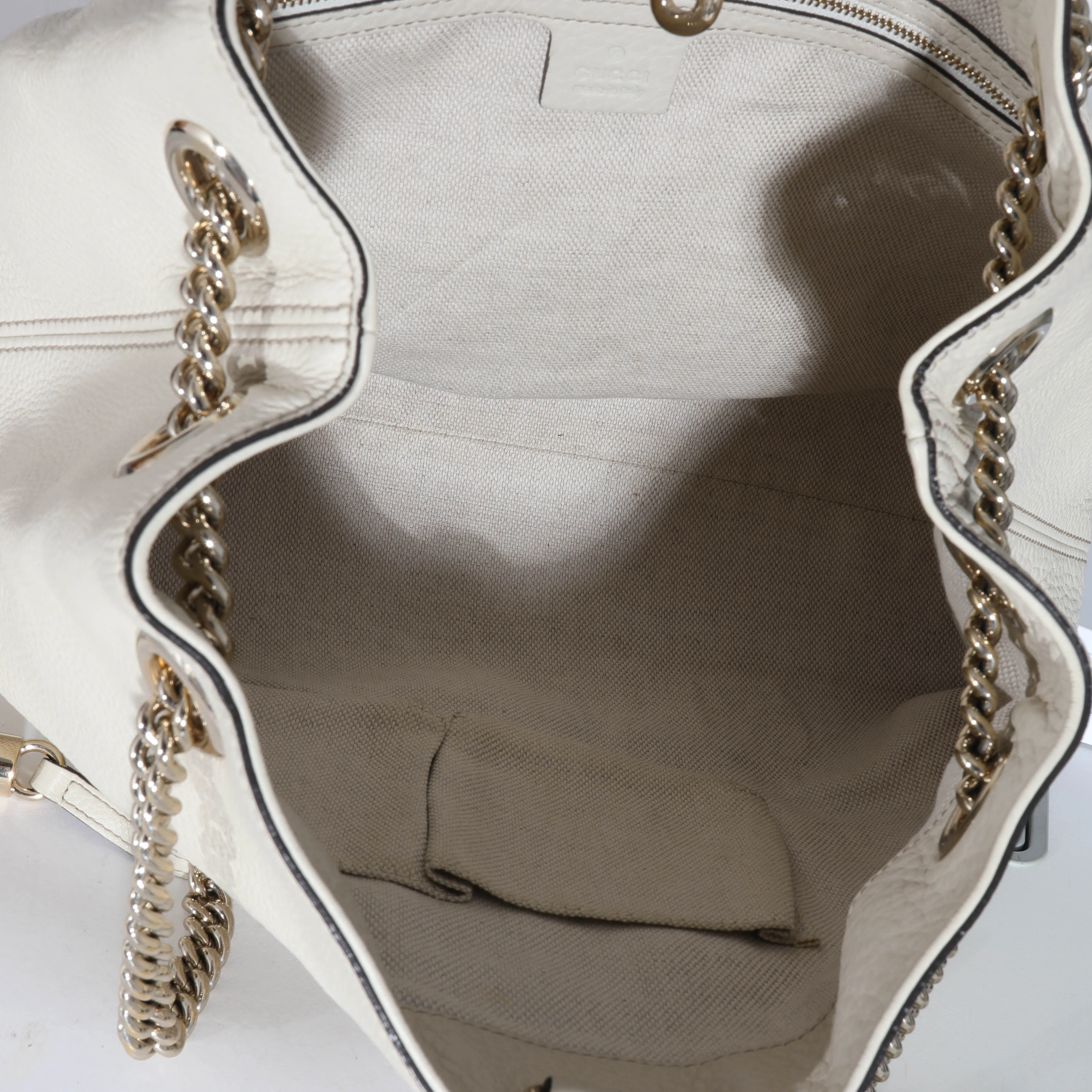 Gucci Cream Pebbled Calfskin Medium Soho Chain Tote - Image 7