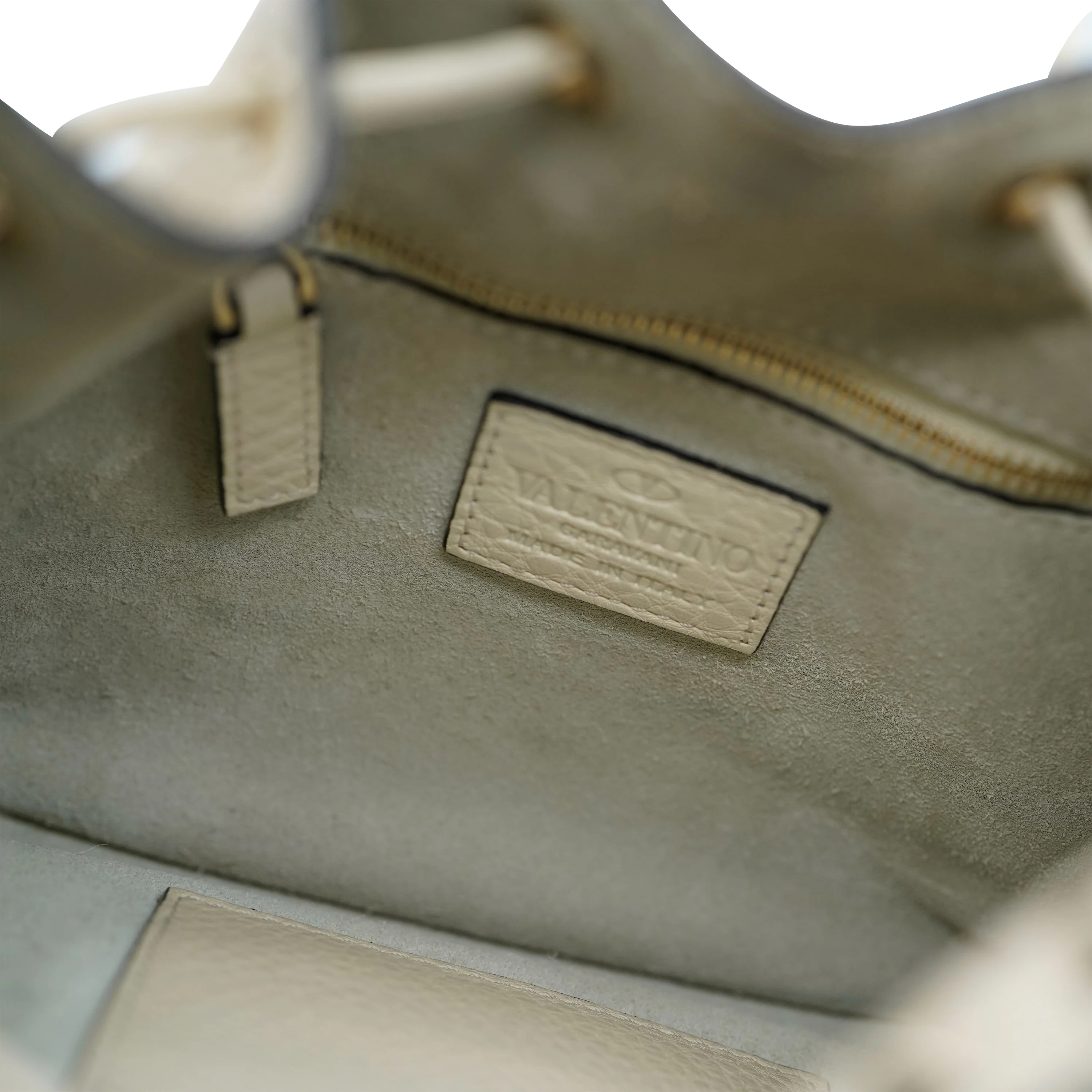 White Leather Rockstud Bucket Bag - Image 6