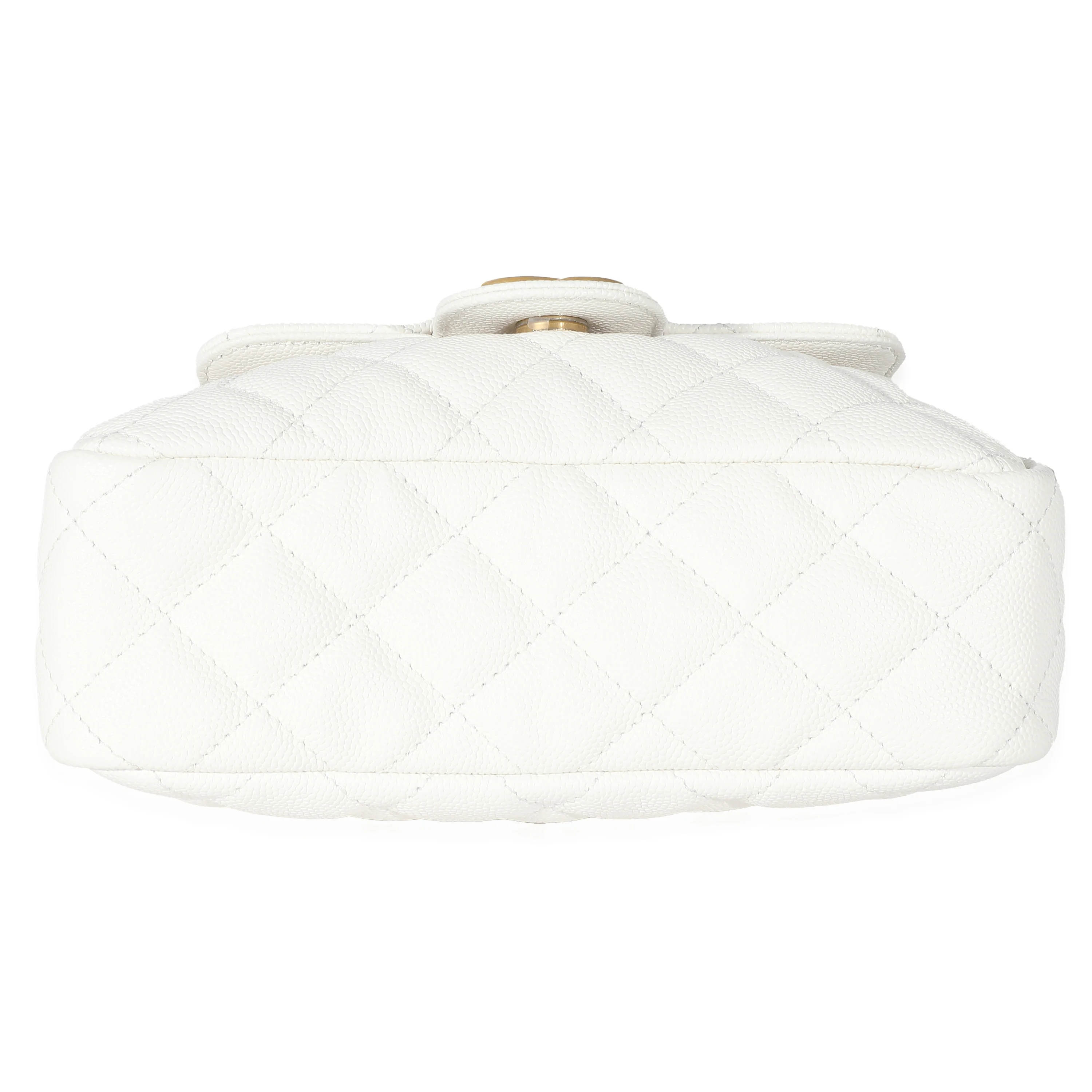 Chanel White Quilted Caviar Small Wavy CC Hobo - Image 4