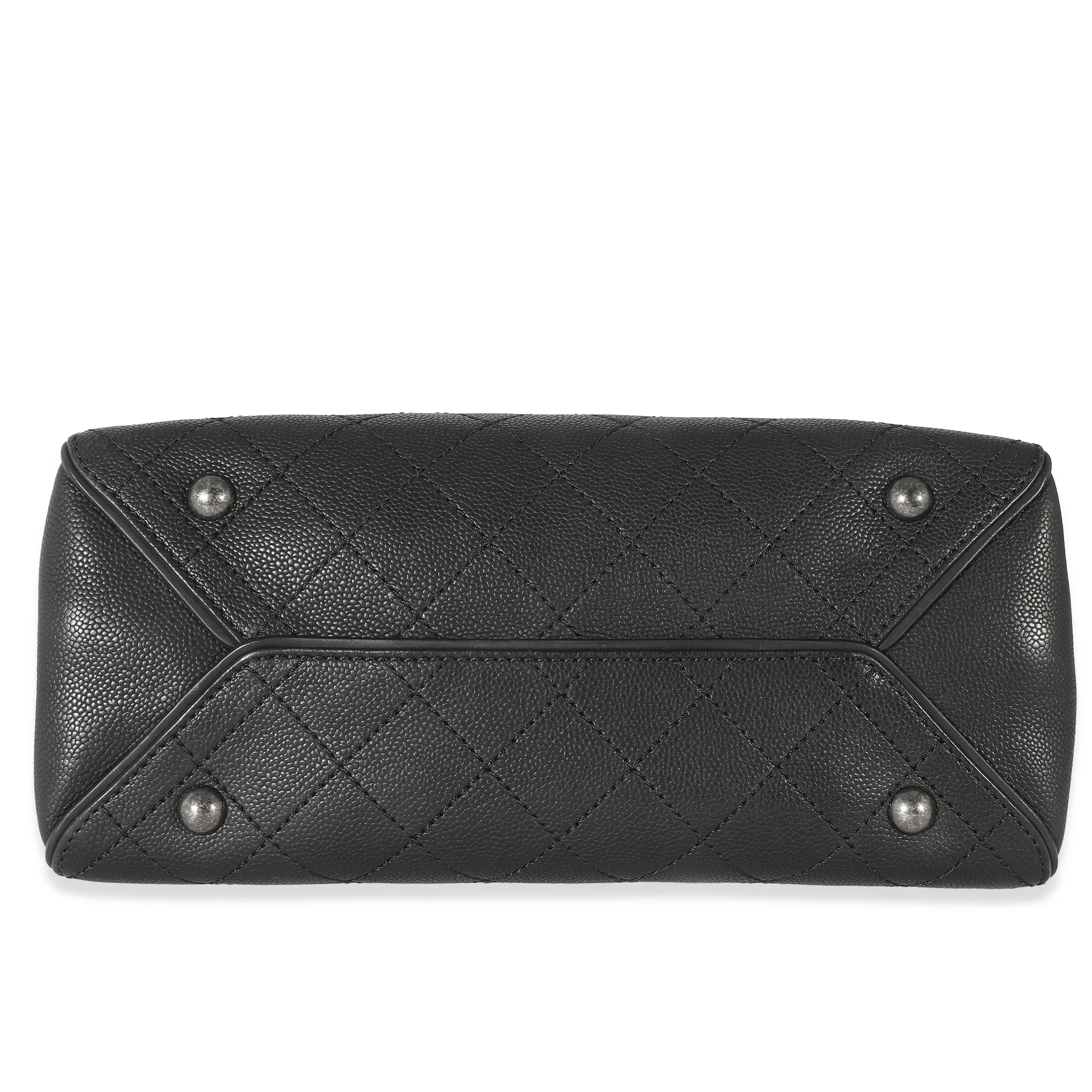 Chanel Black Stitched Grained Calfskin Hamptons Tote - Image 5