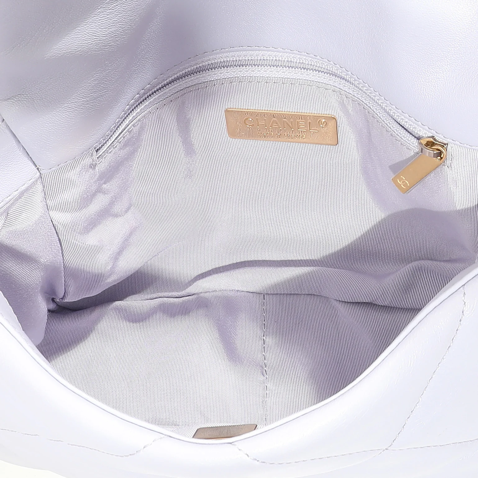 Chanel 21k Light Purple Shiny Lambskin Small Chanel 19 Flap Bag - Image 8