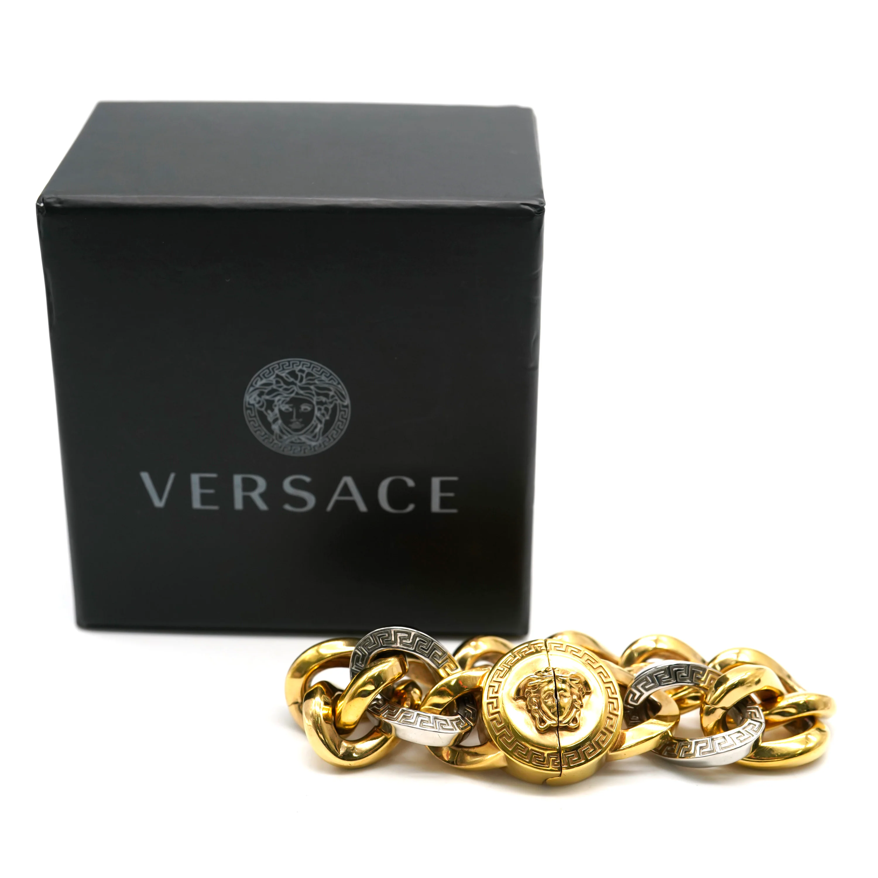Tribute Gold Plated Medusa Chain Bracelet - Image 4