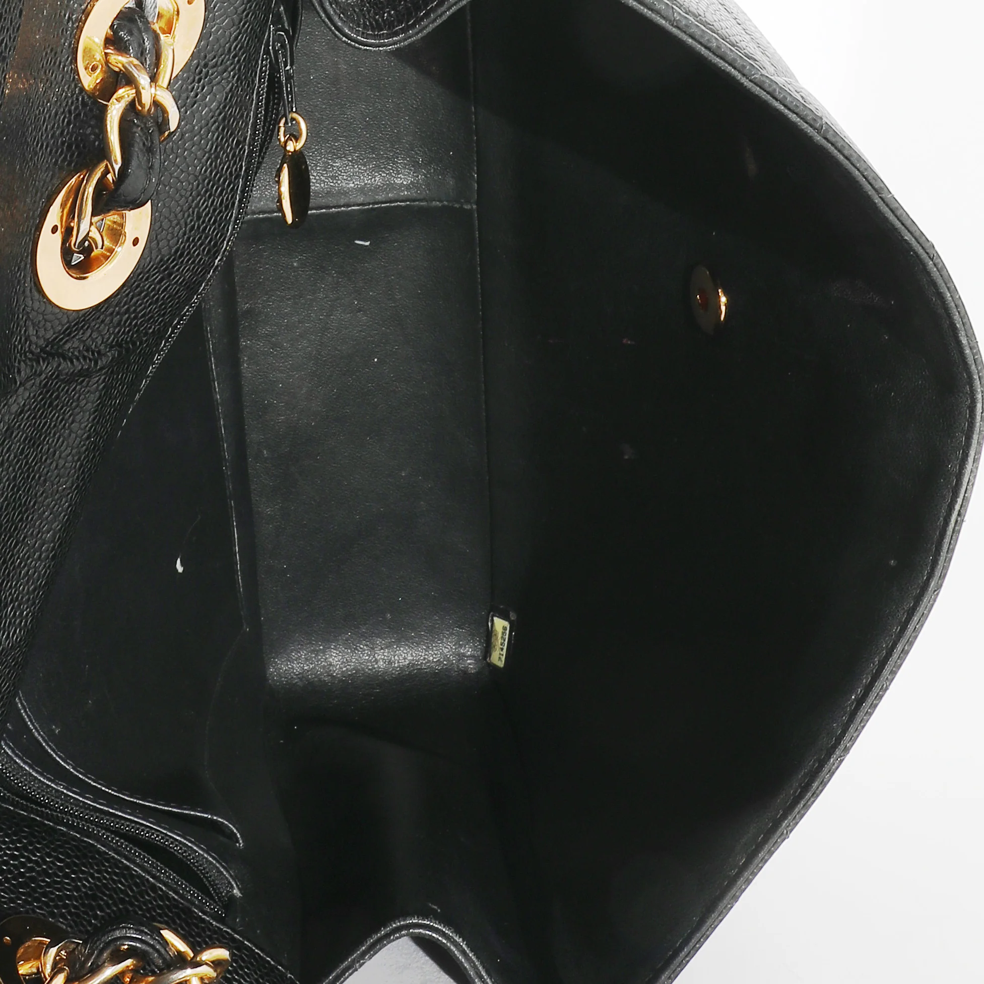Chanel Vintage Black Quilted Caviar Jumbo Single Flap Bag - Image 8
