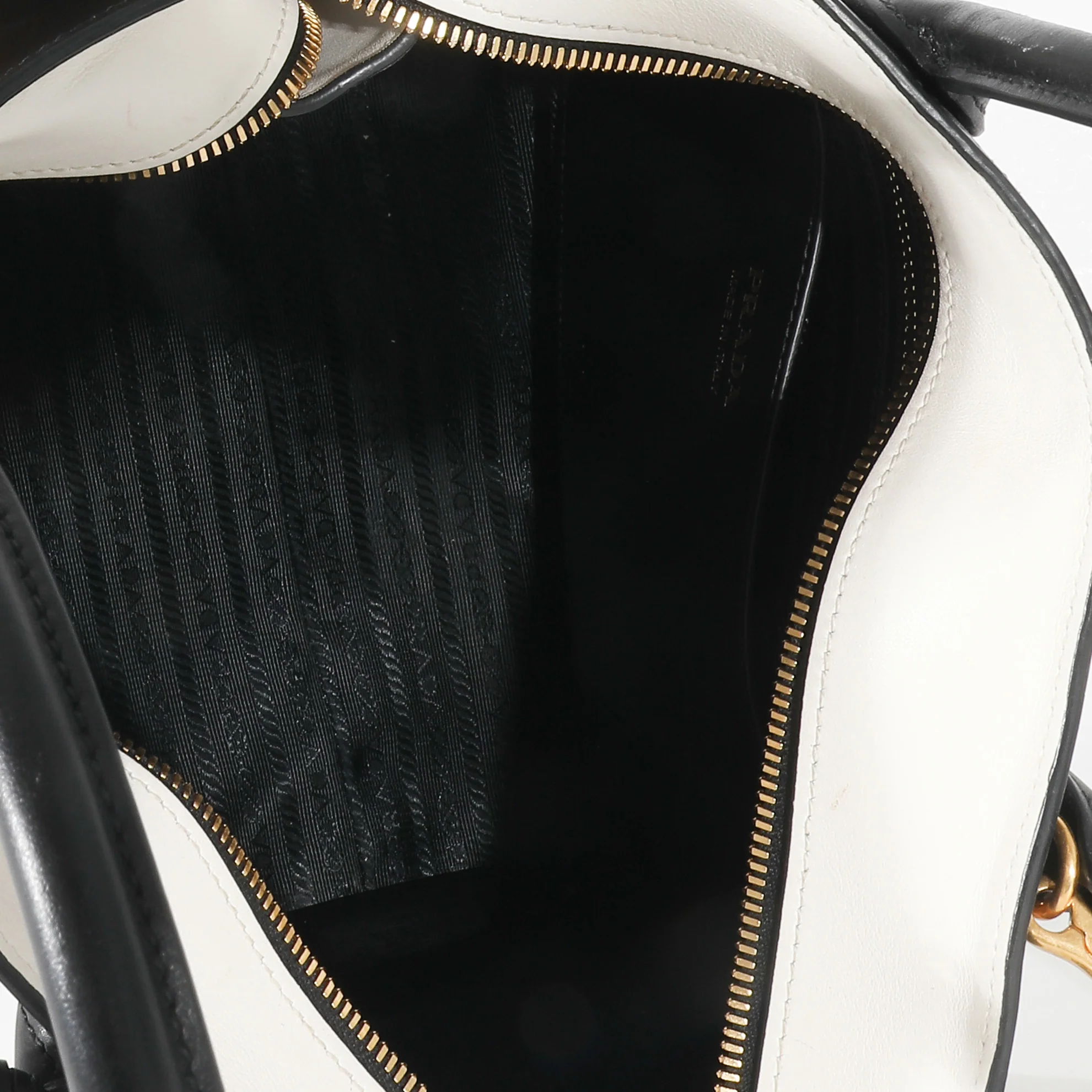 Prada White Saffiano City Calf Esplanade Tote - Image 8