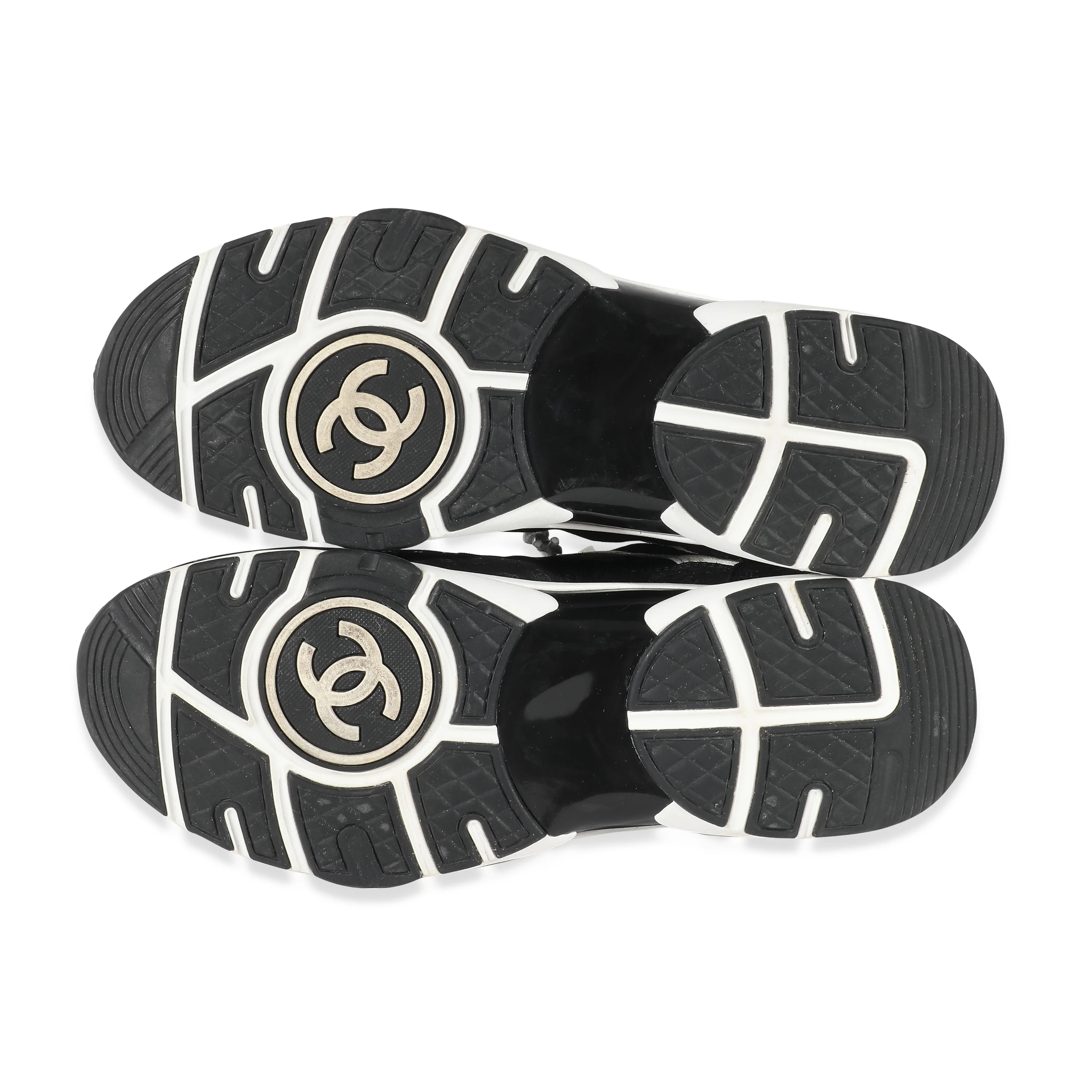 Chanel 22A Black White Printed Suede Calfskin CC All Over Sneaker 44  - Image 6