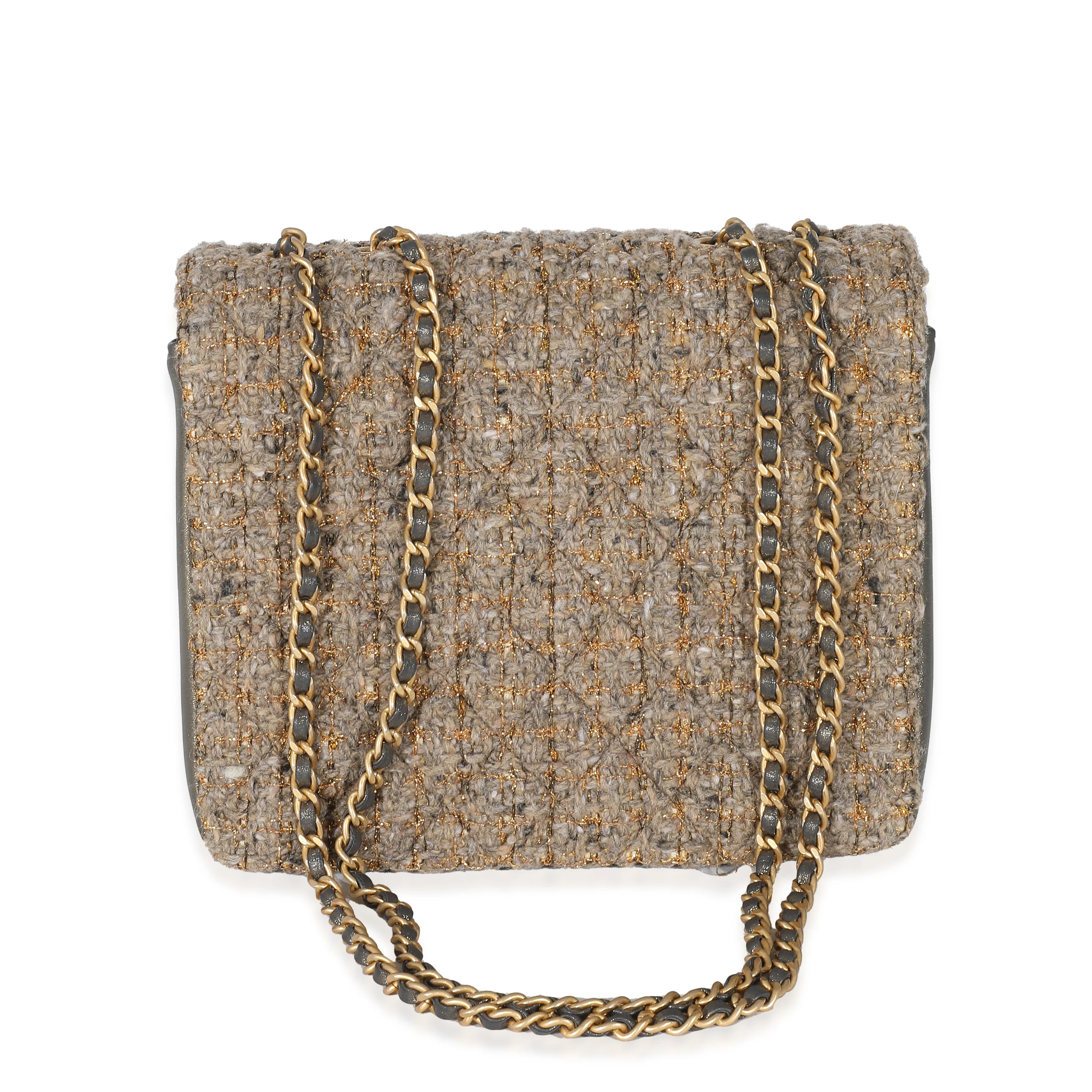 Chanel 19A Gold Metallic Tweed CC Clasp Flap Bag - Image 3