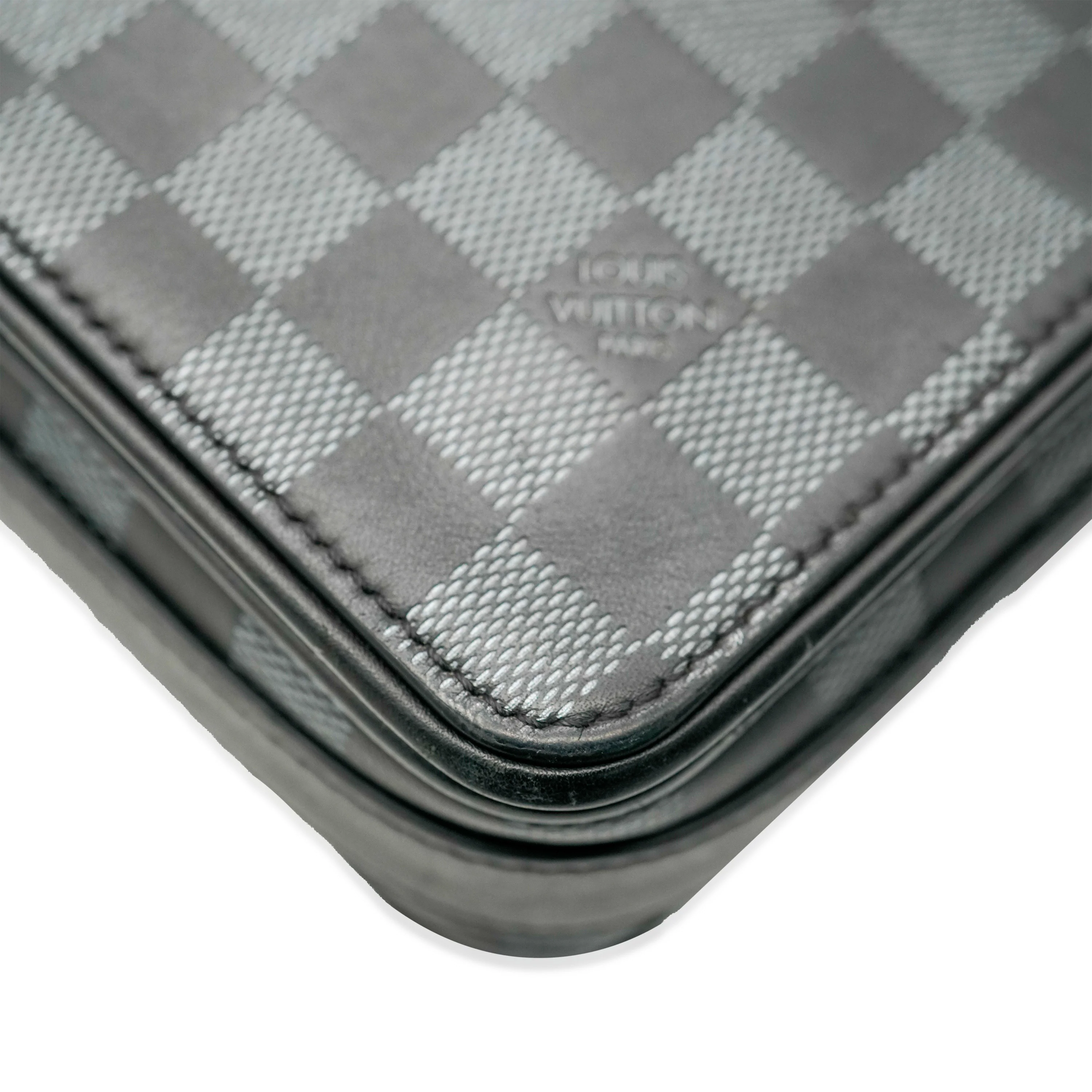 Louis Vuitton Onyx Damier Infini Studio Messenger - Image 4