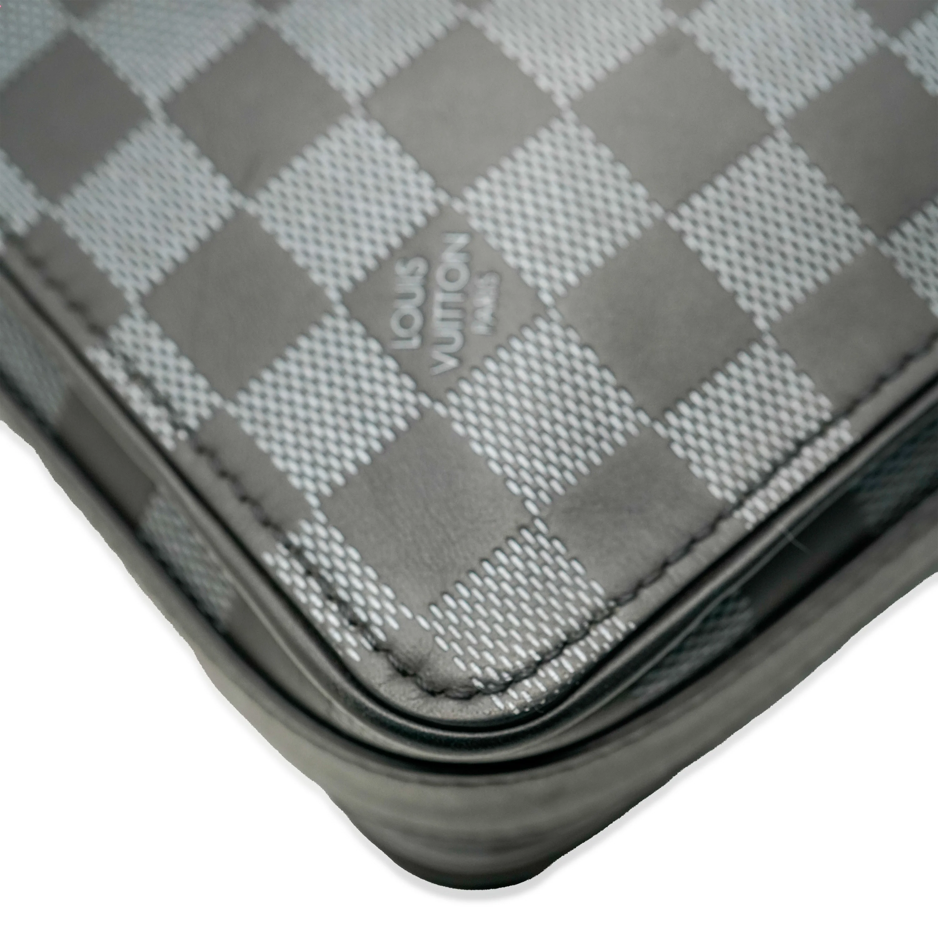 Louis Vuitton Onyx Damier Infini Studio Messenger - Image 7