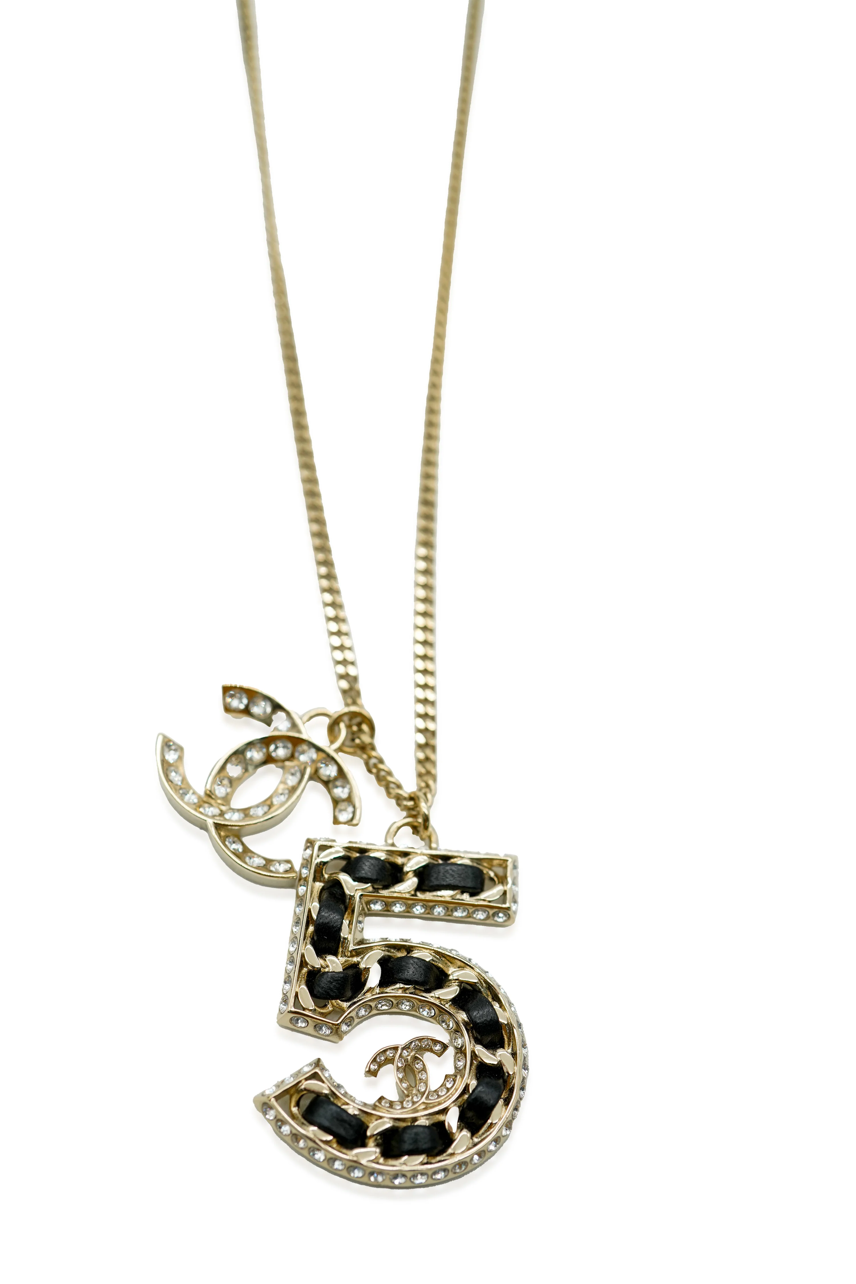 2023 No.5 Woven Chain Pendant WIth Strass CC And Leather Gold Plated - Image 5