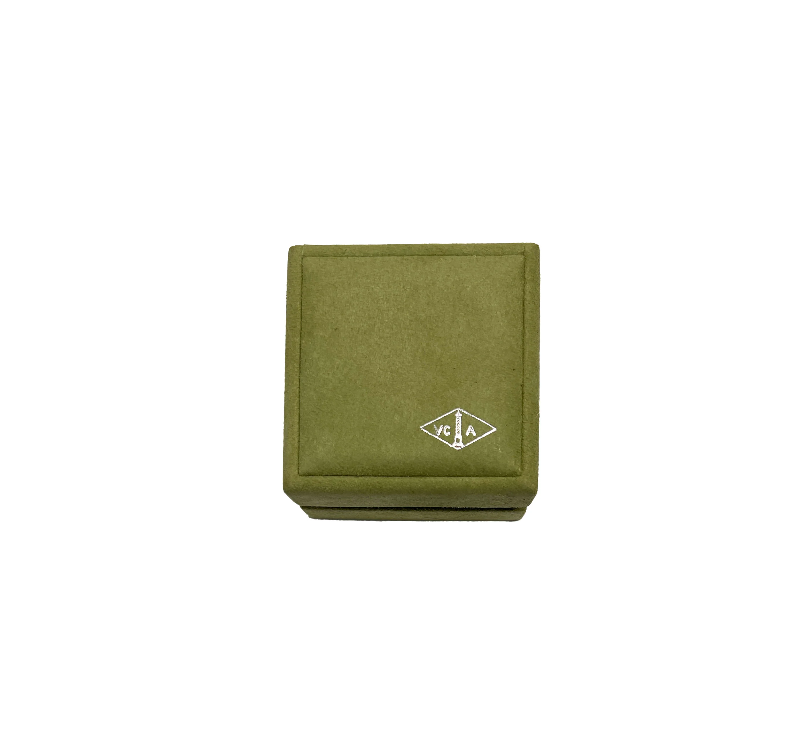 Van Cleef & Arpels Alhambra Mother Of Pearl Pendant in 18K Yellow Gold - Image 4