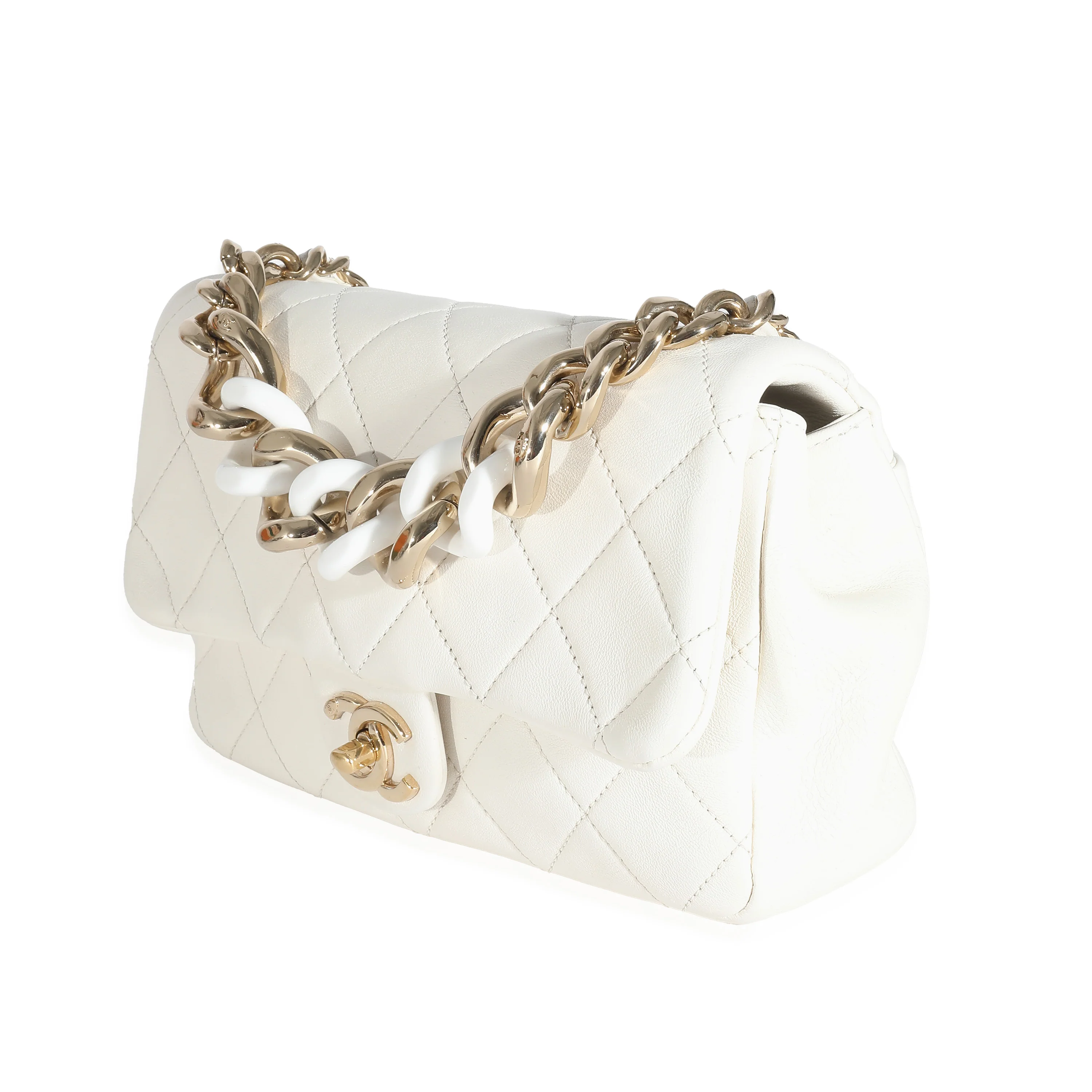 White Quilted Lambskin Elegant Chain Flap Bag - Image 7