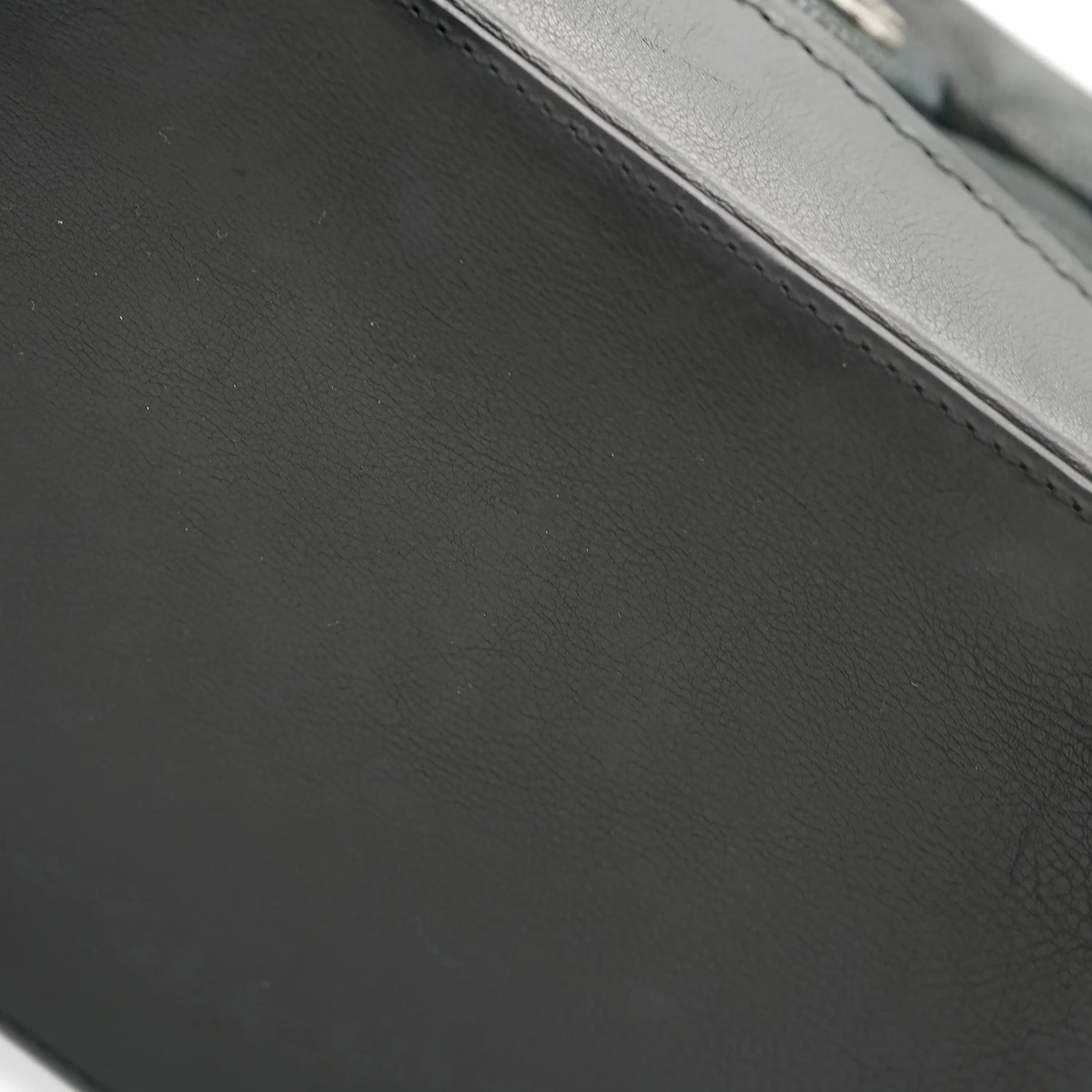 Black Matte Quilted Caviar Globe Trotter Vanity Case - Image 6