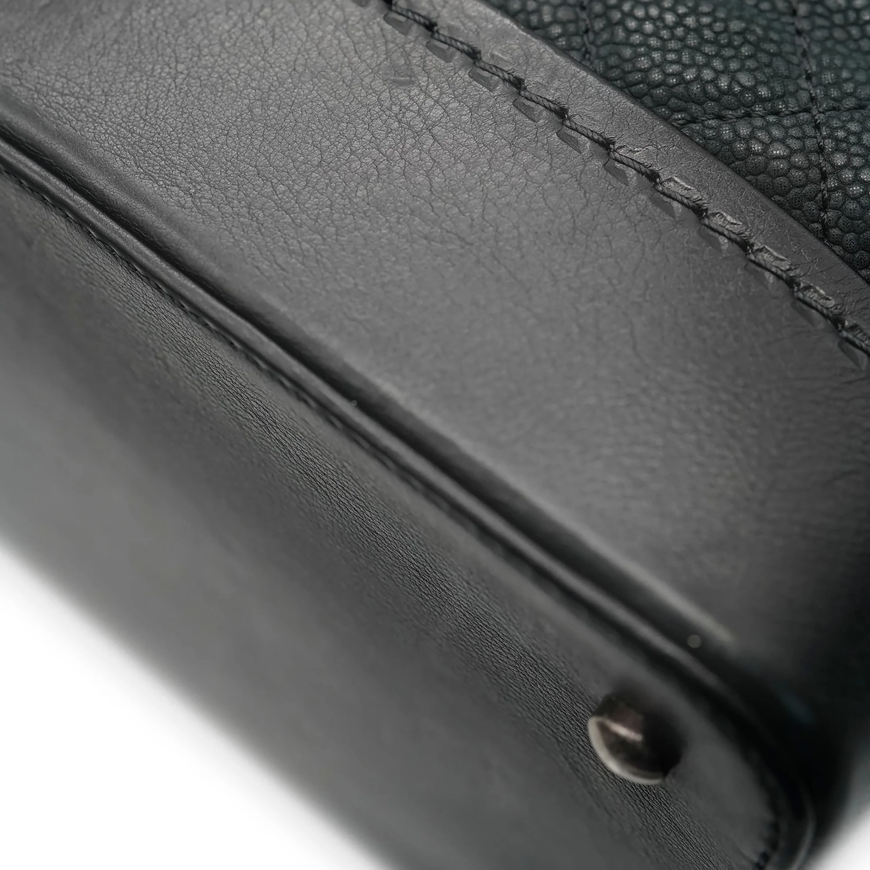 Black Matte Quilted Caviar Globe Trotter Vanity Case - Image 7
