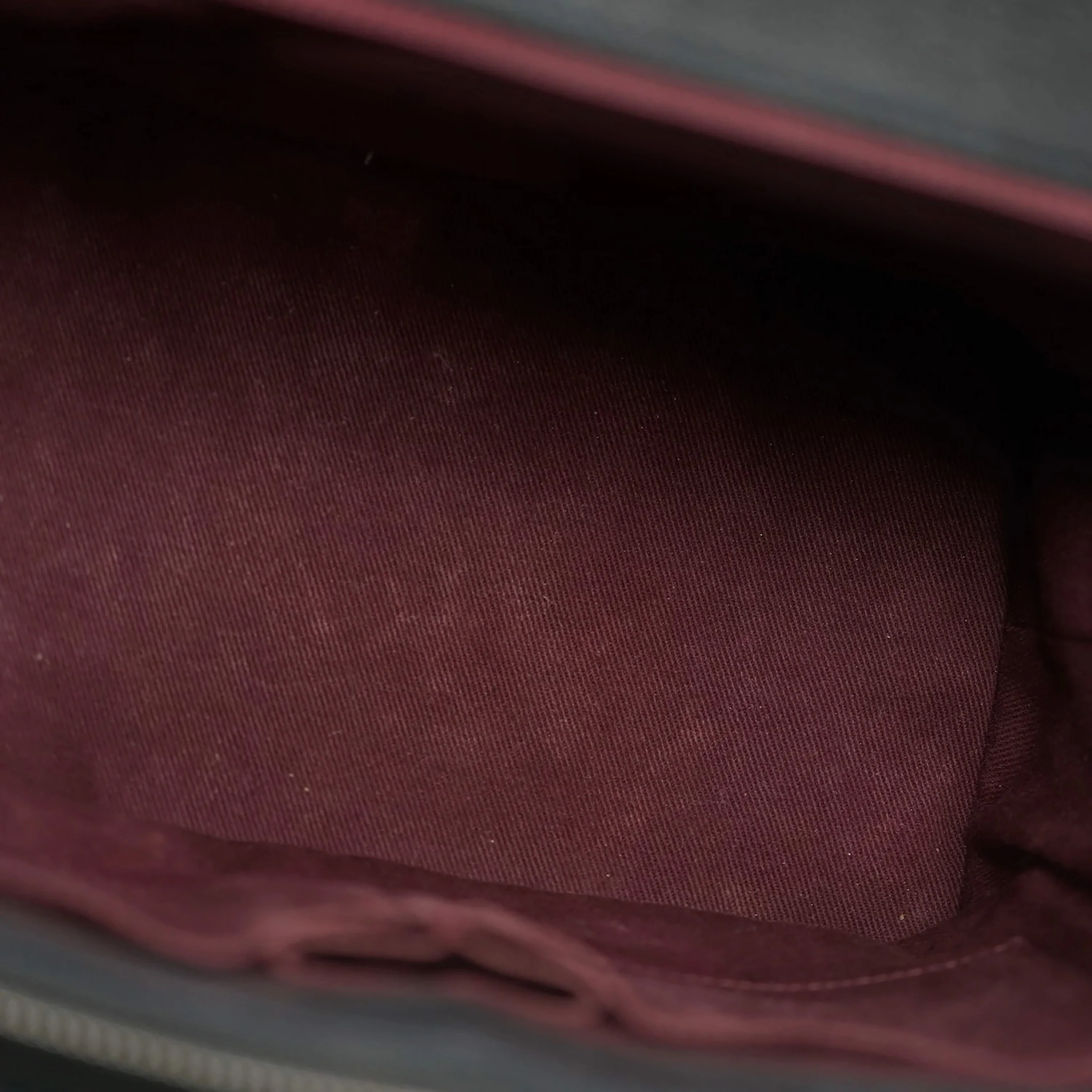Black Matte Quilted Caviar Globe Trotter Vanity Case - Image 9