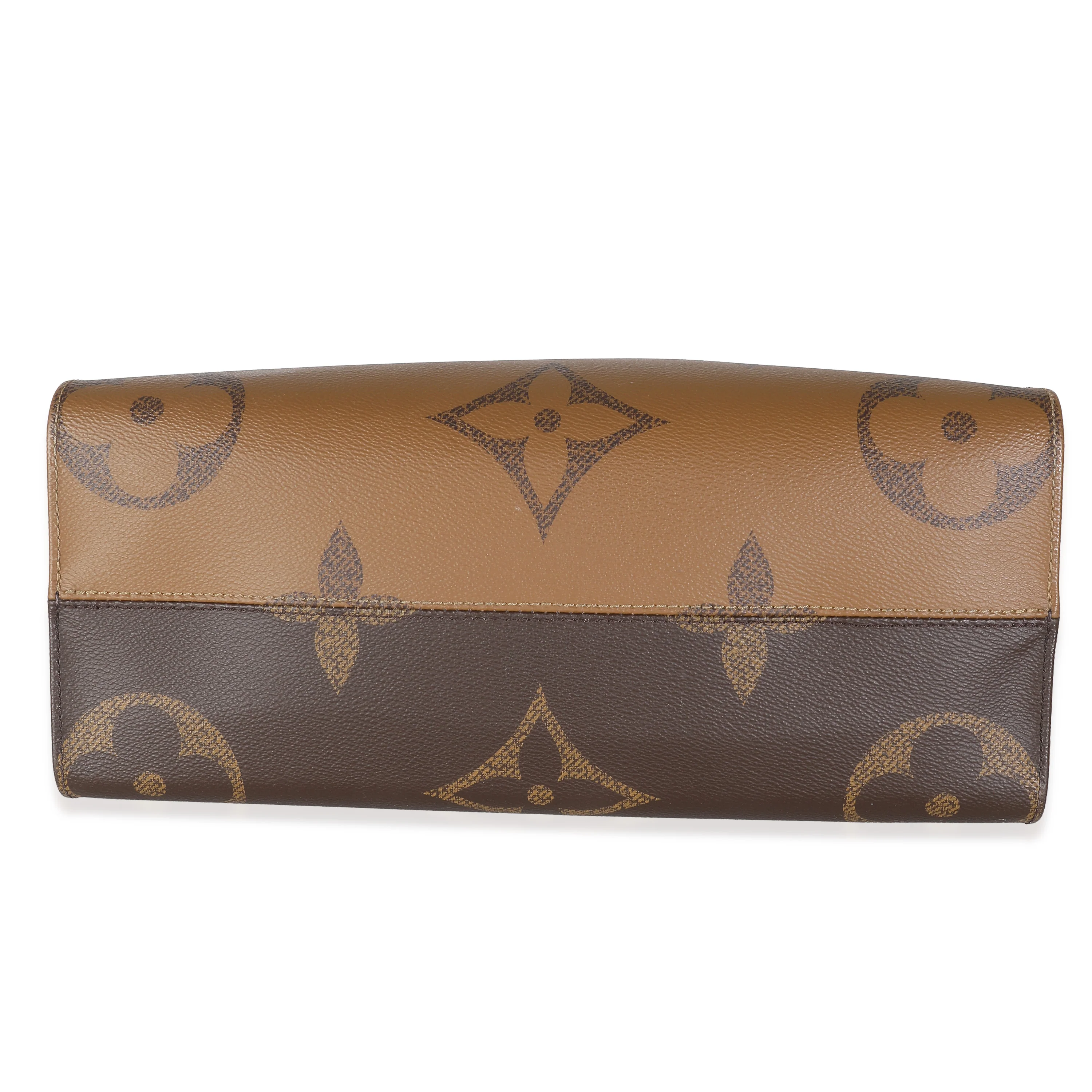 Reverse Monogram Giant Canvas Onthego MM - Image 4