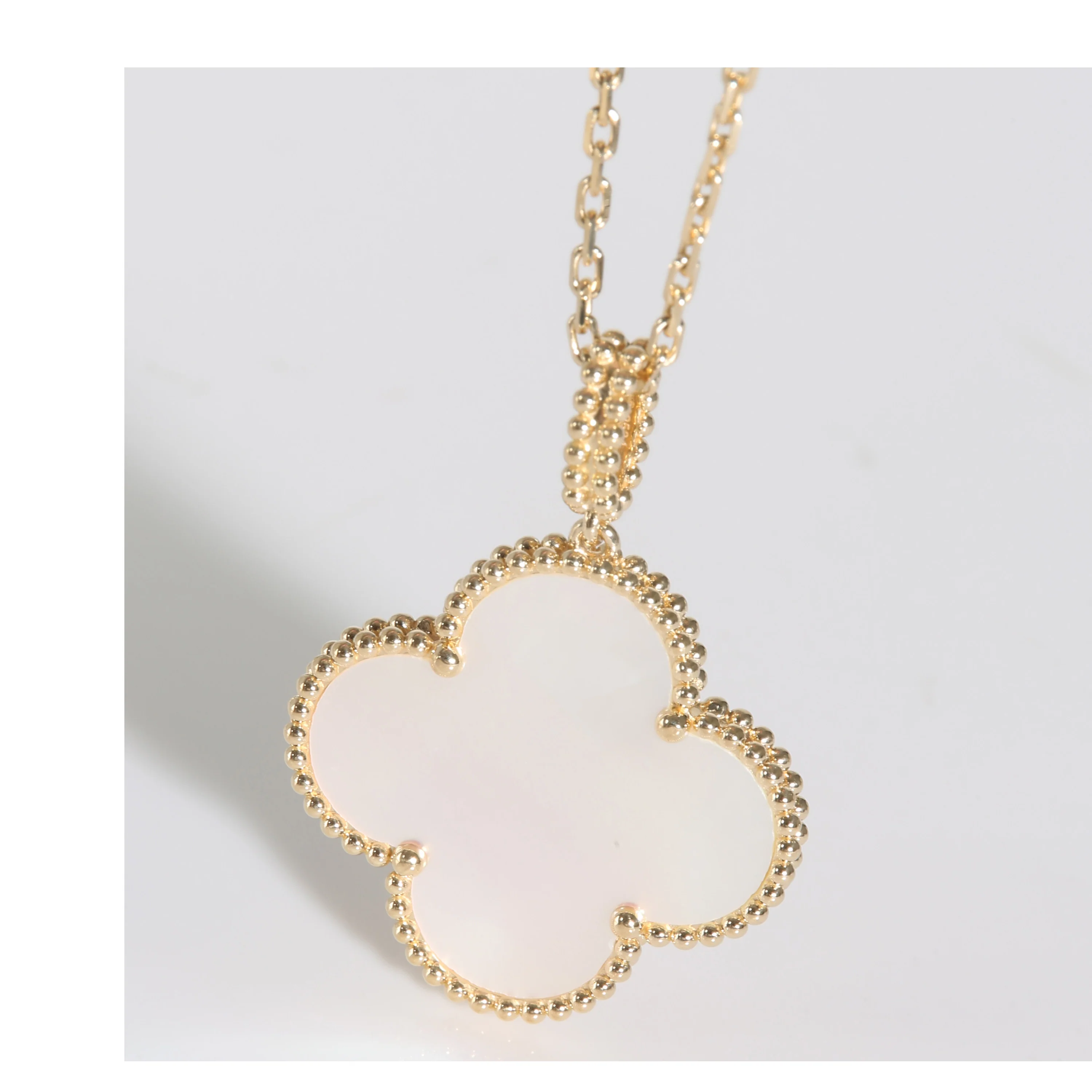 Magic Alhambra Mother Of Pearl Necklace in 18k Yellow Gold