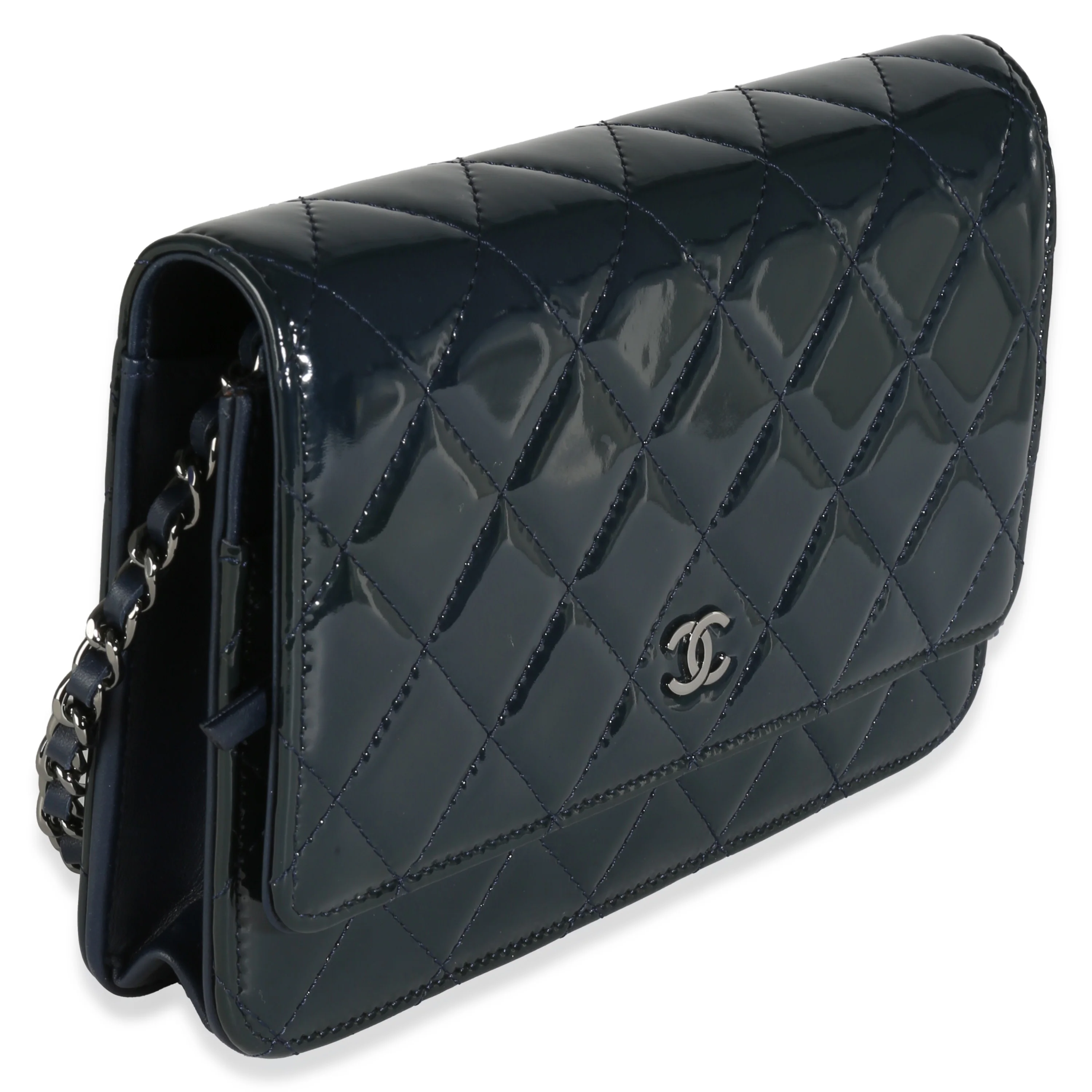 Navy Quilted Patent Wallet On Chain - Image 3