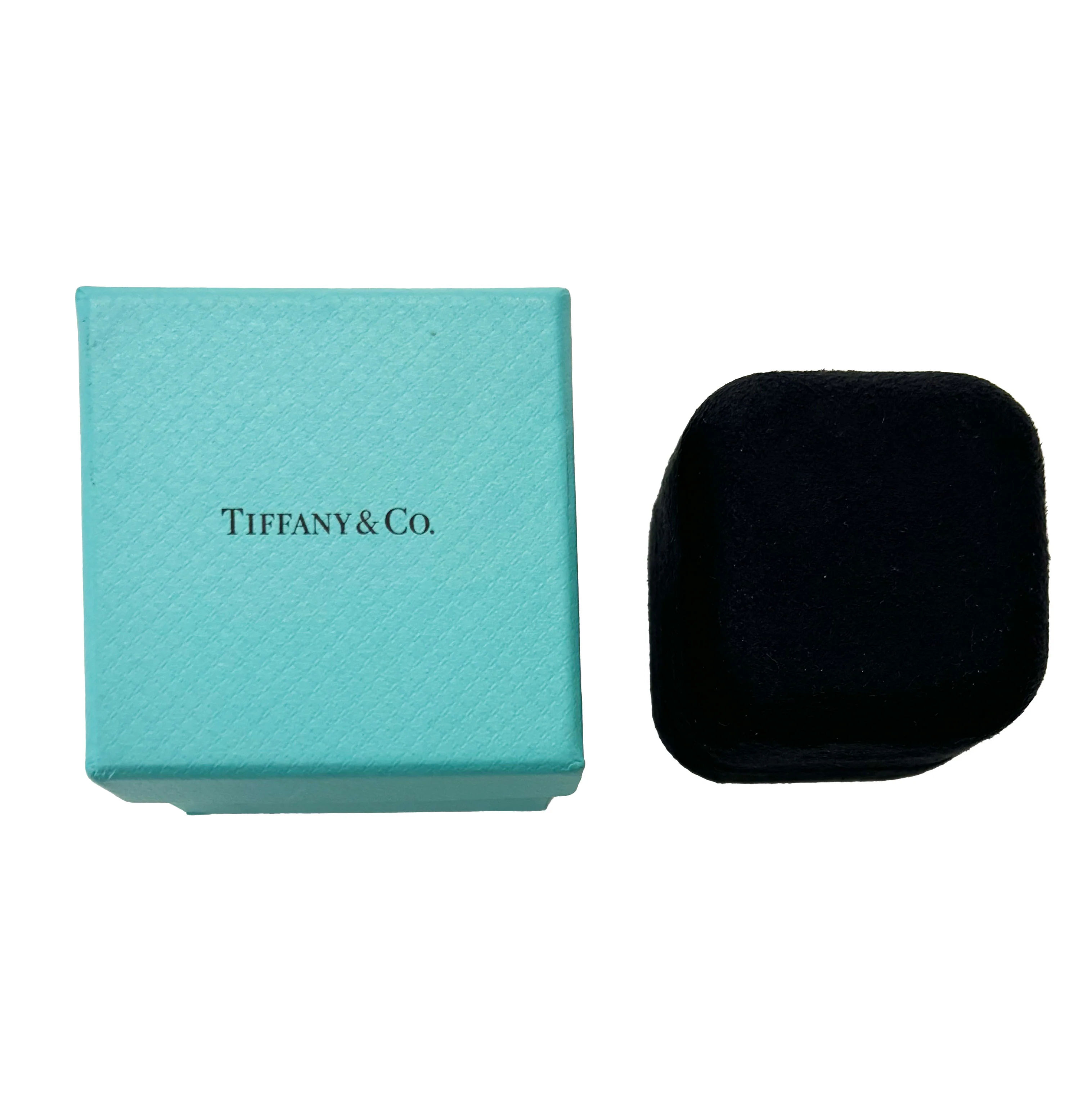 The Tiffany Setting V Band in Platinum - Image 4