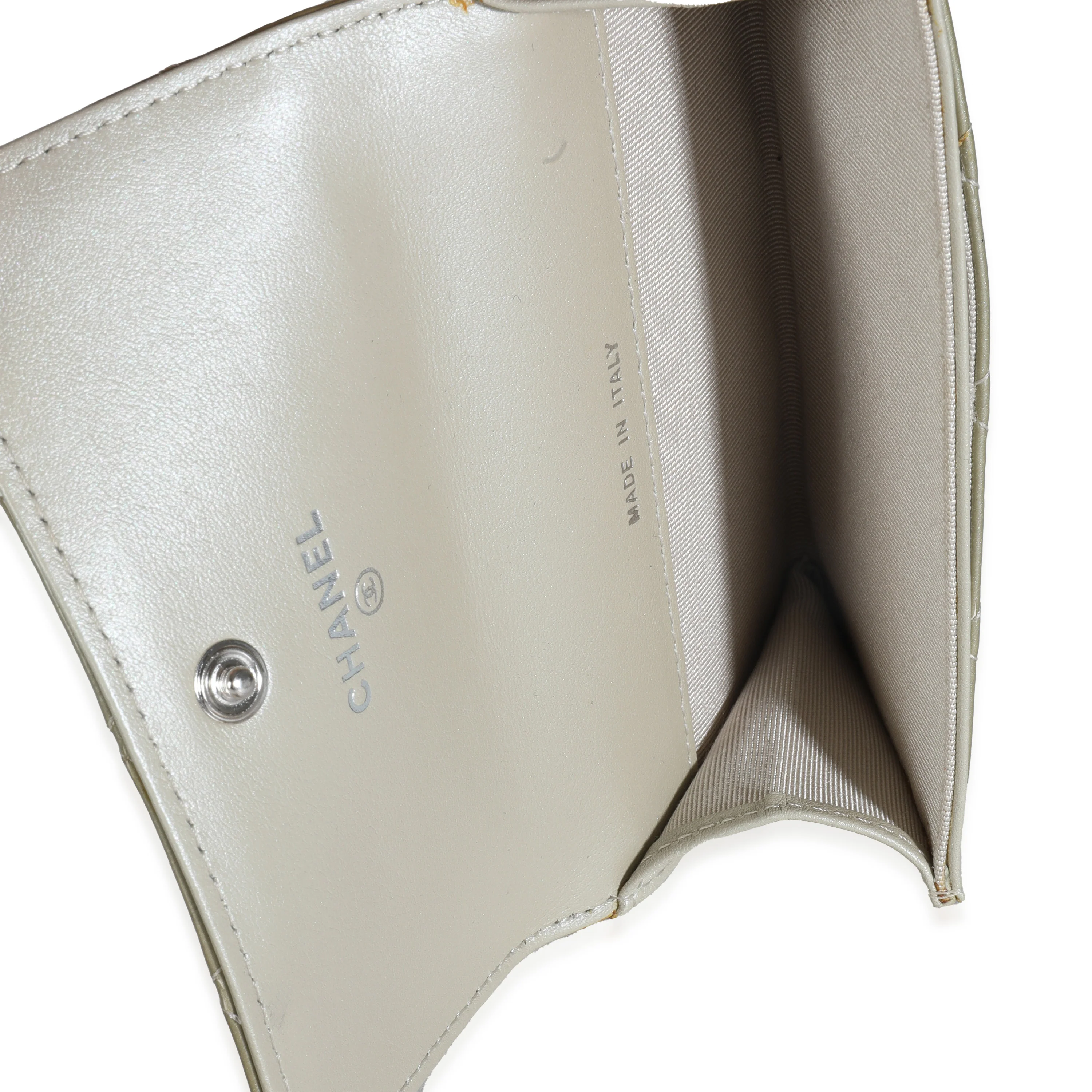 13C Grey Quilted Patent Classic Card Case - Image 8
