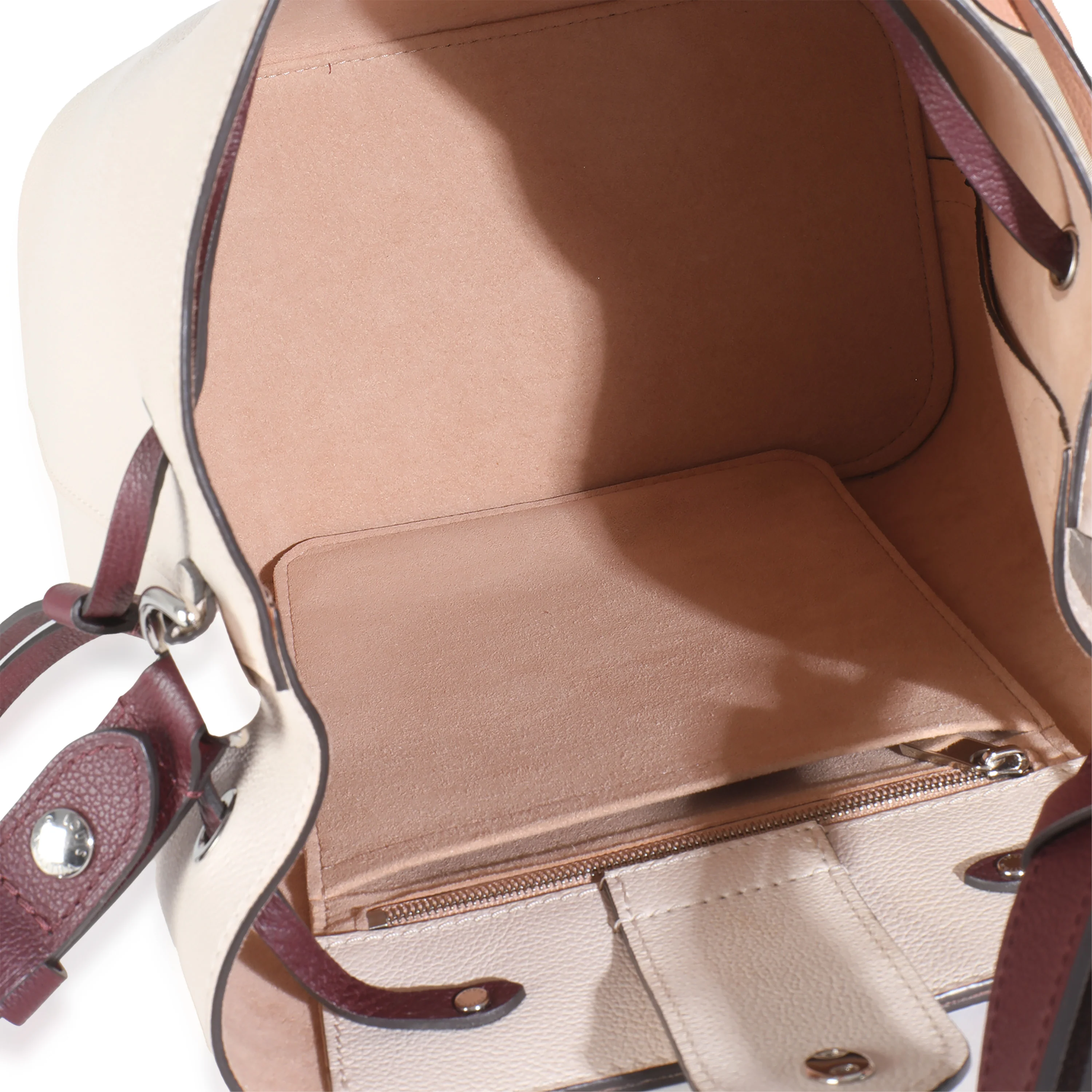 Soie Quartz Calla Calfskin Lockme Bucket Bag - Image 9