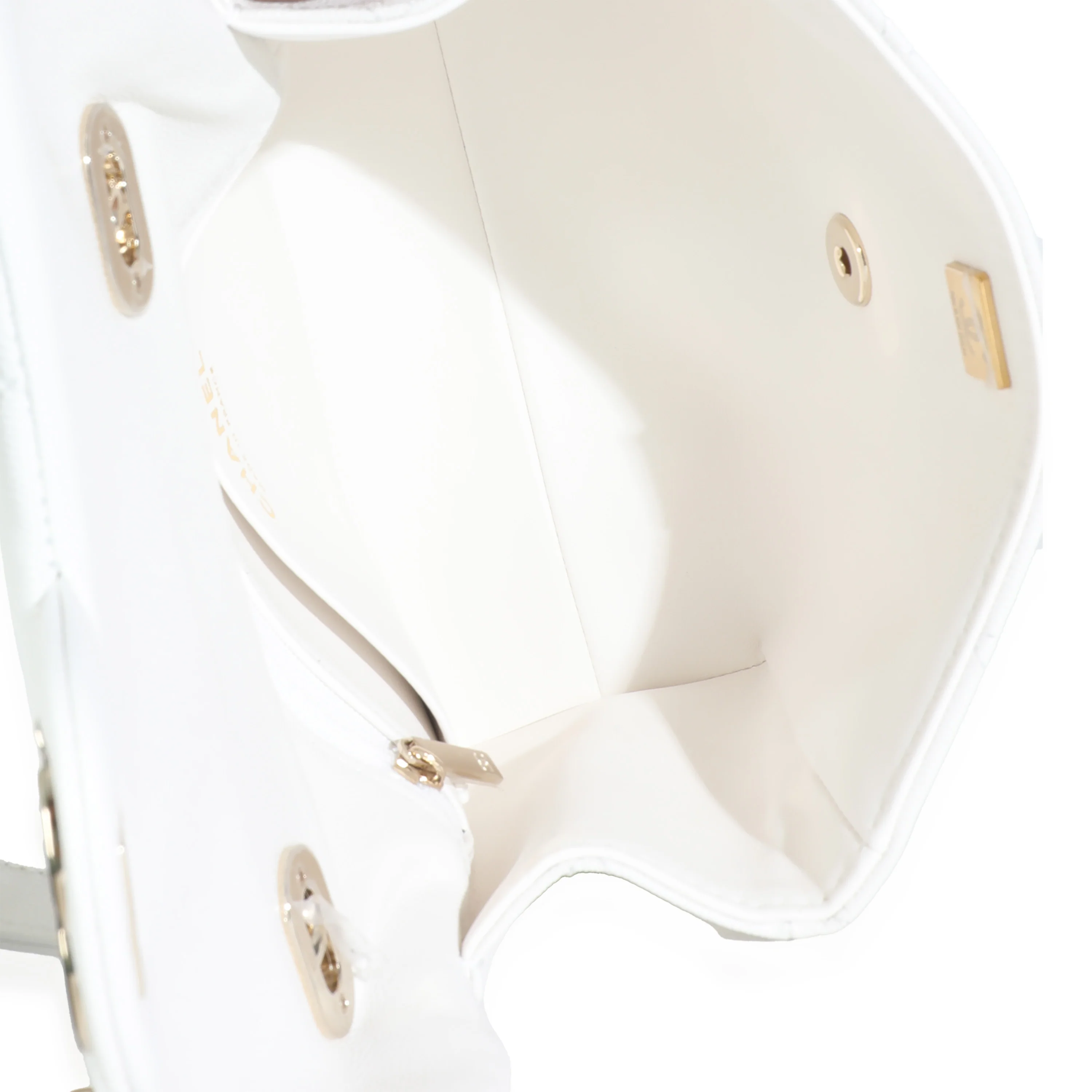 White Quilted Caviar Retro Twist Mini Flap Handbag - Image 9
