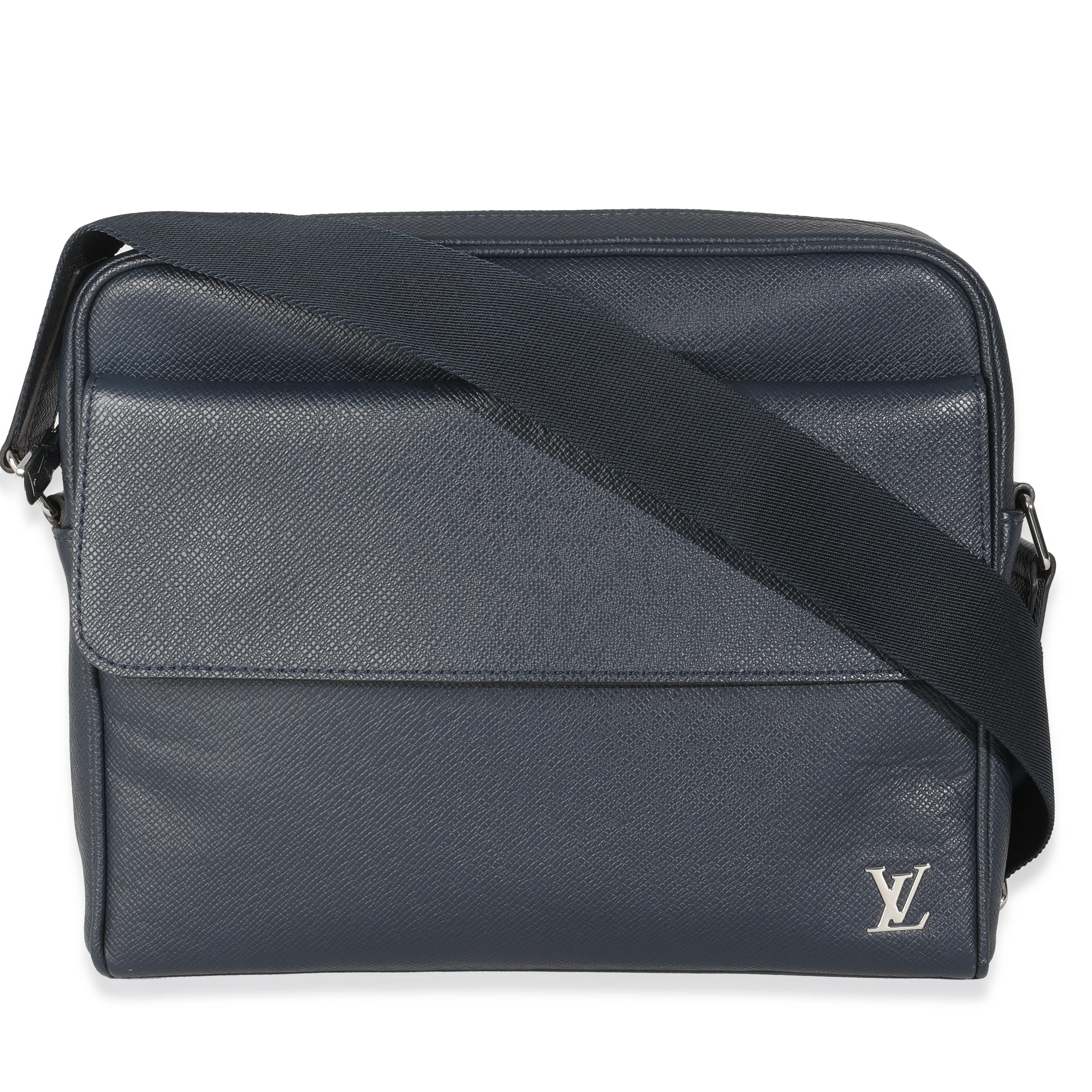 Navy Taiga Alex Messenger