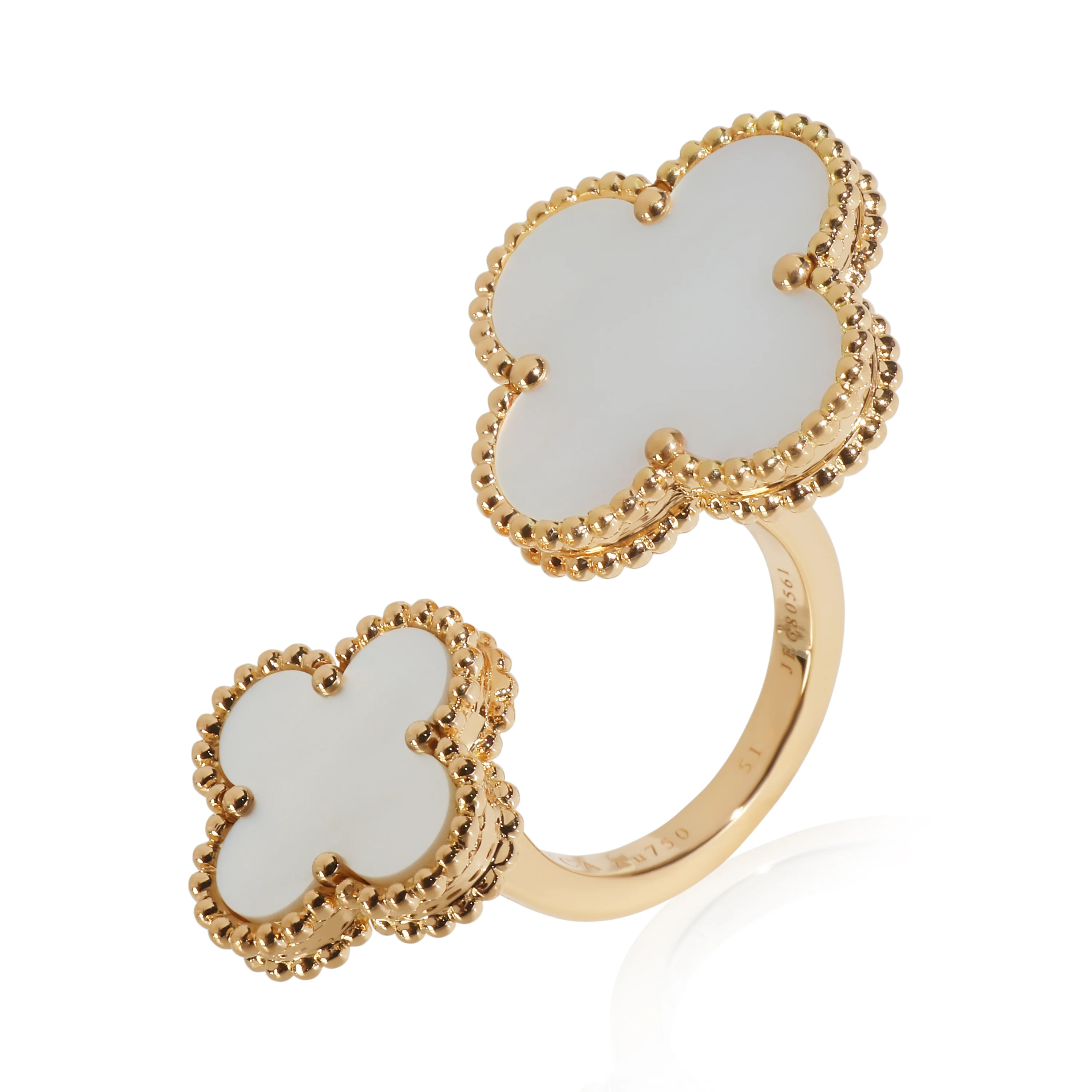 Yellow Gold Mother Of Pearl Magic Alhambra Between The Finger - Image 4