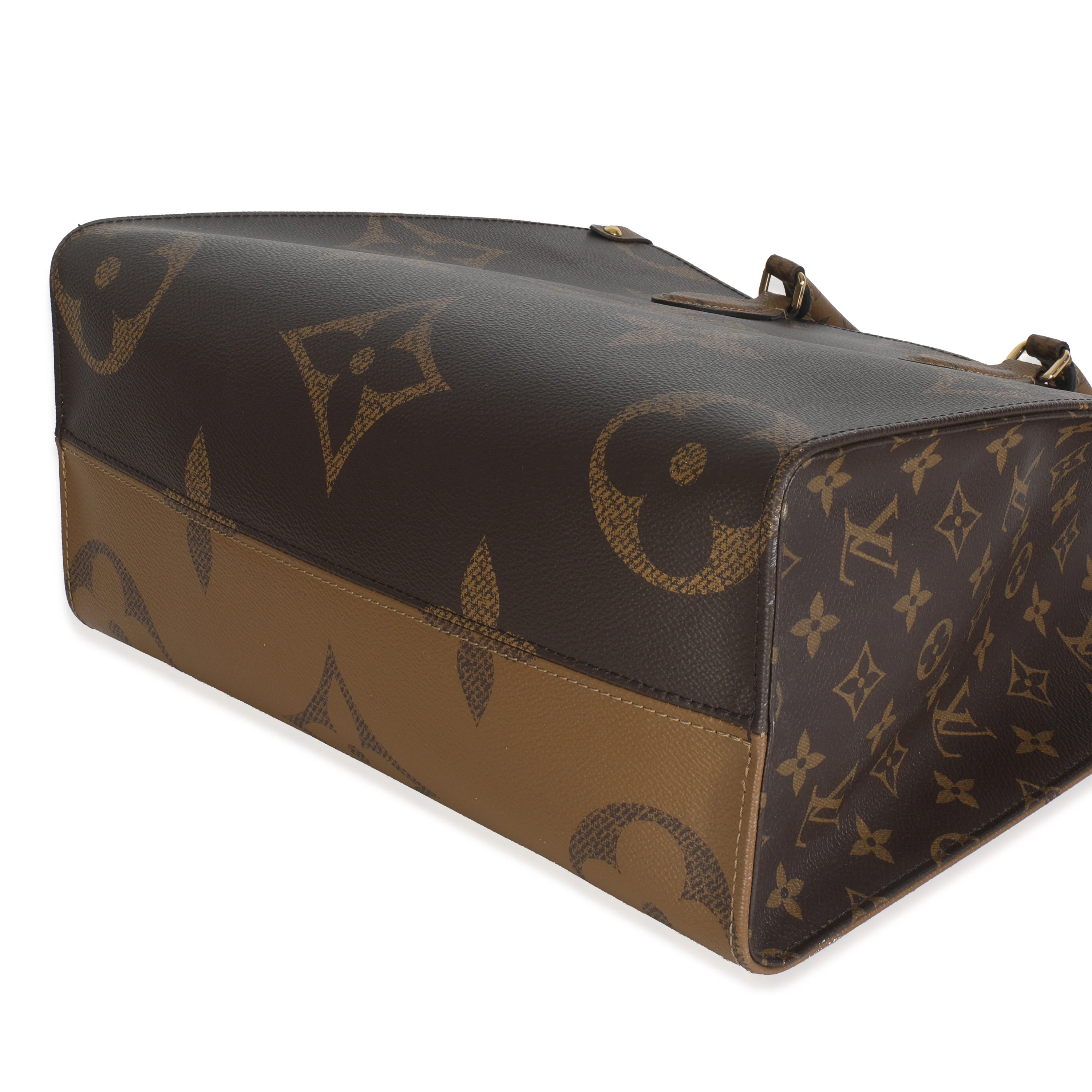 Reverse Monogram Canvas Giant Onthego MM - Image 7