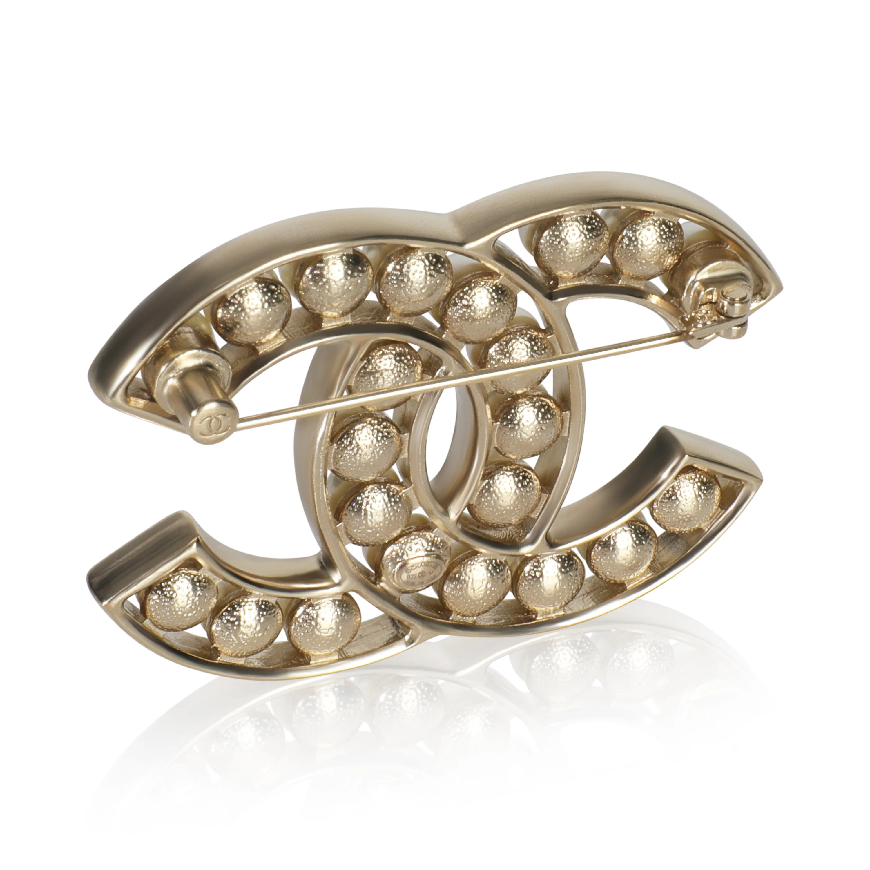 Gold-Plated 2022 Faux Pearl Brooch - Image 3