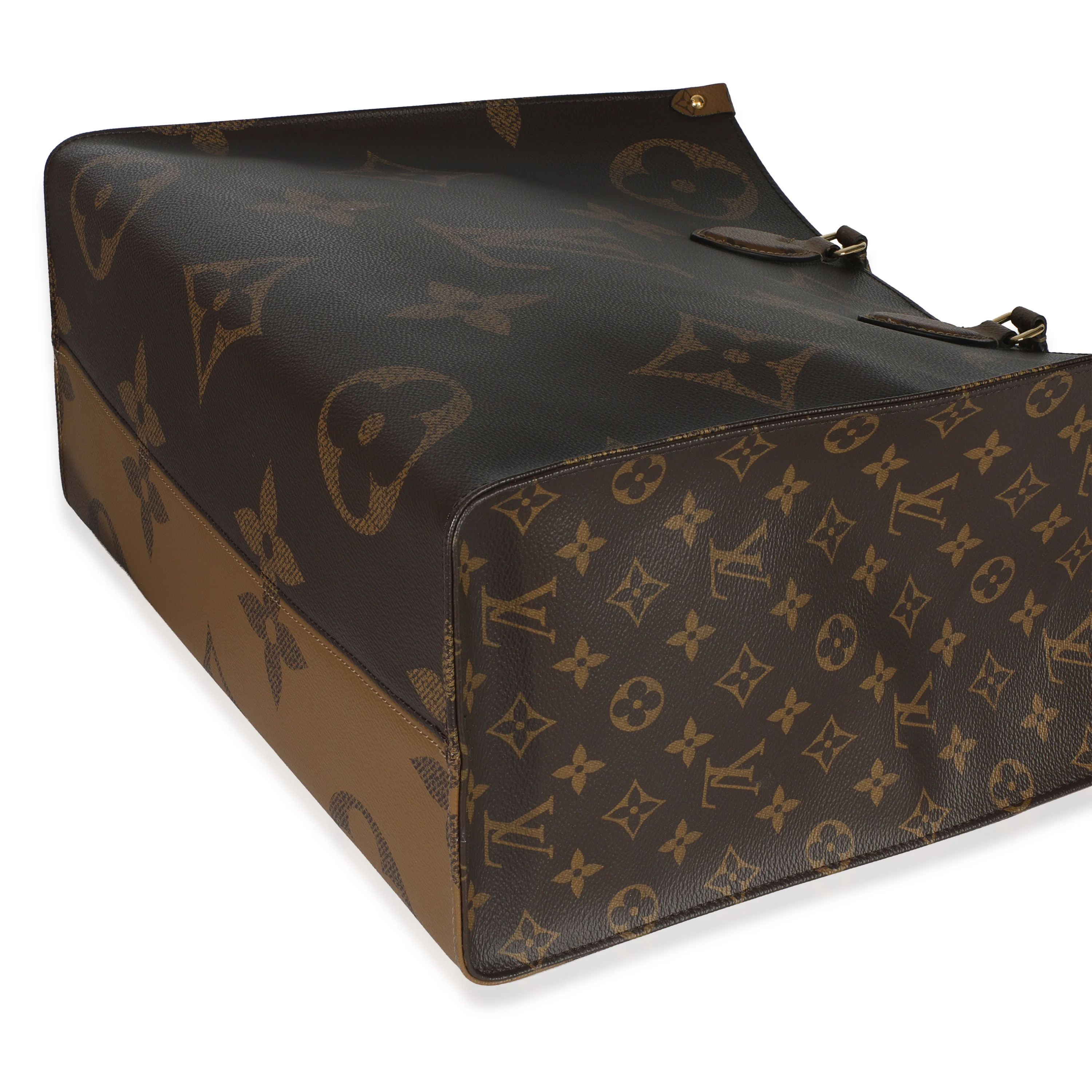Reverse Monogram Canvas Onthego GM - Image 7