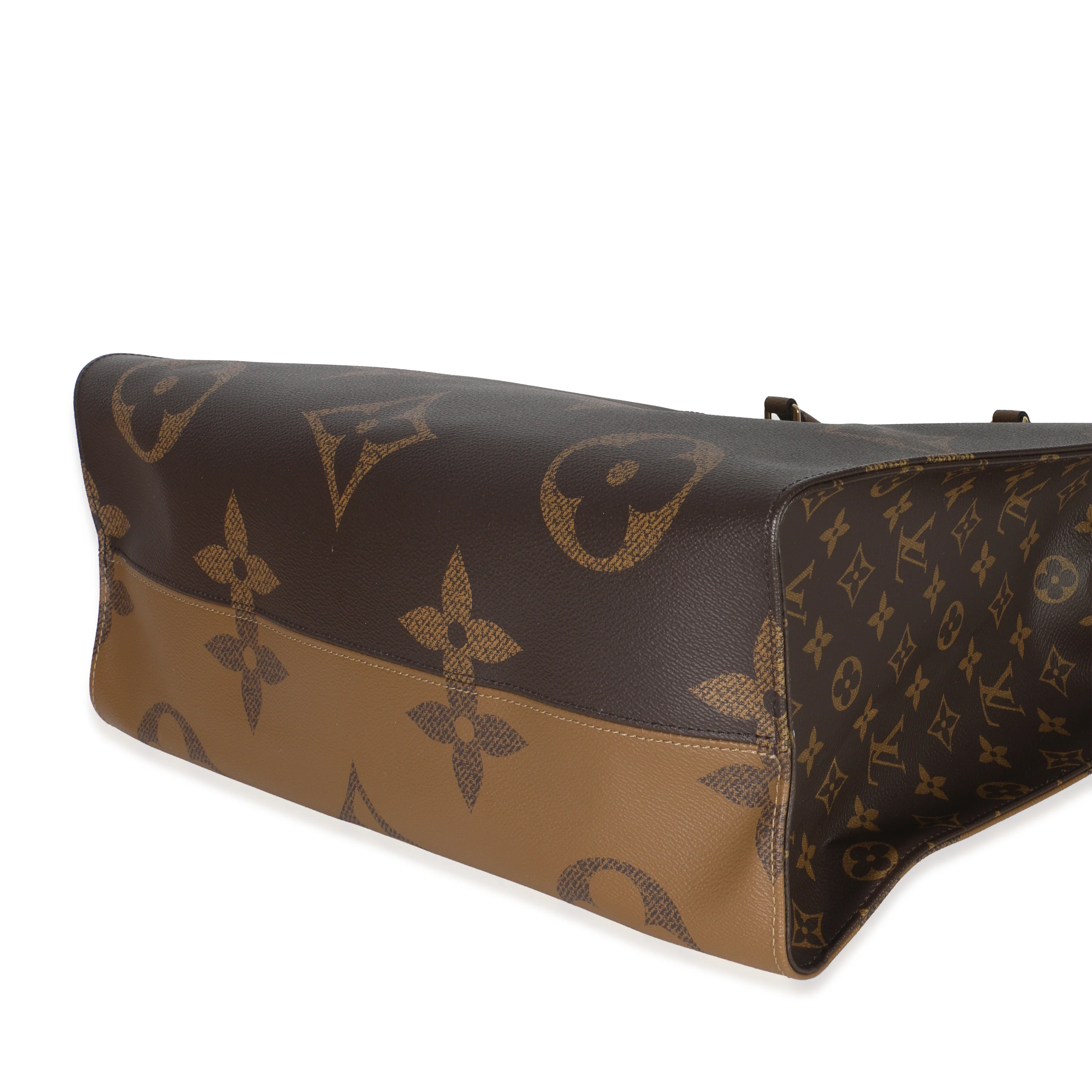 Reverse Monogram Canvas Onthego GM - Image 6
