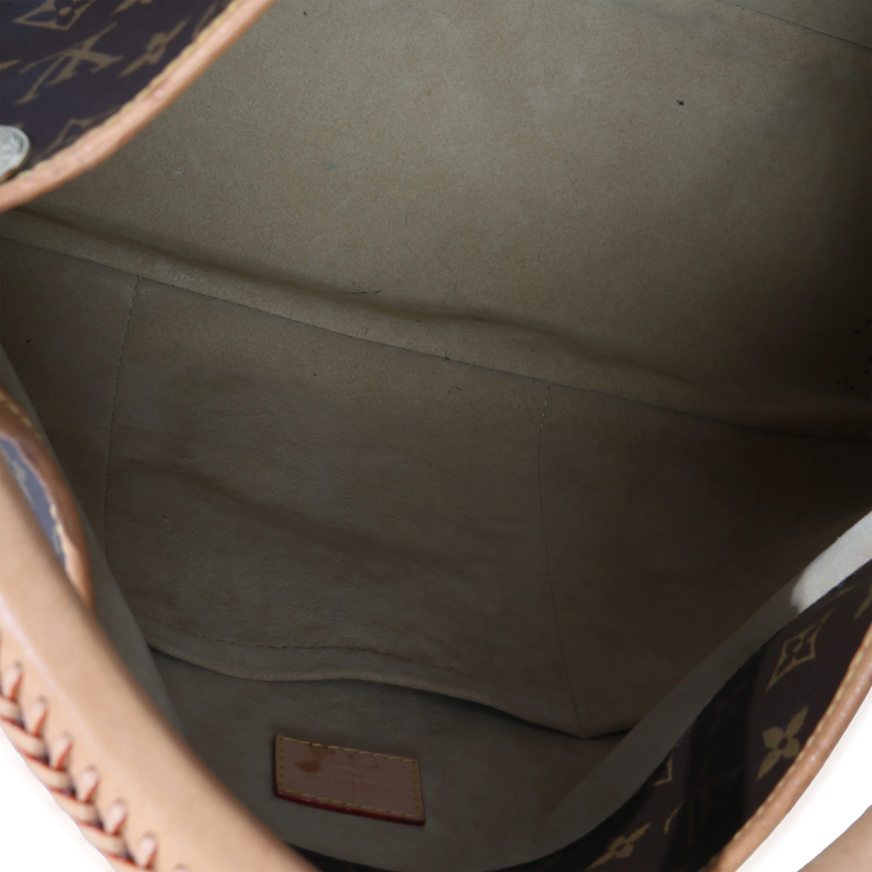 Monogram Canvas Artsy MM - Image 8