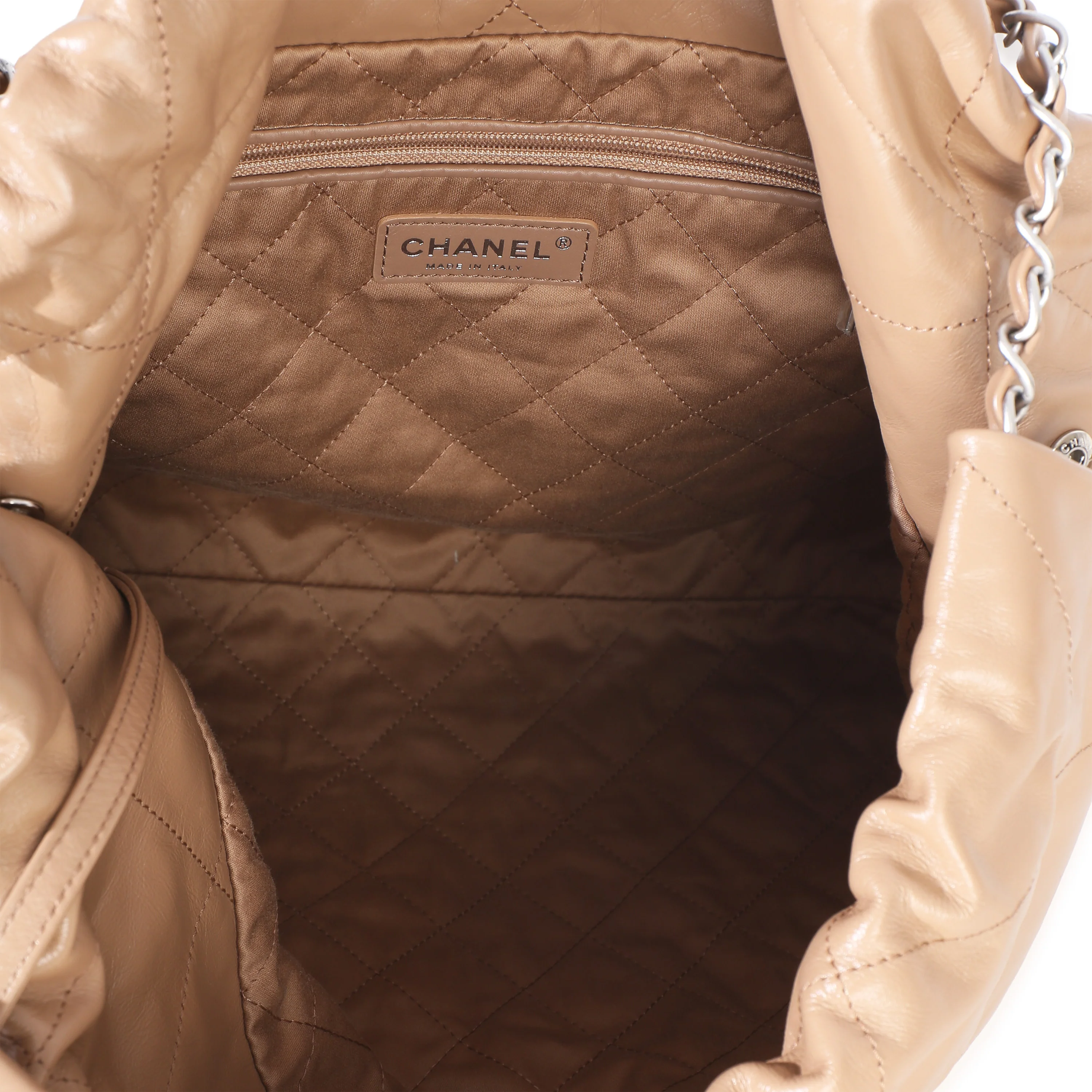 Beige Shiny Quilted Calfskin Small Chanel 22 Hobo - Image 8